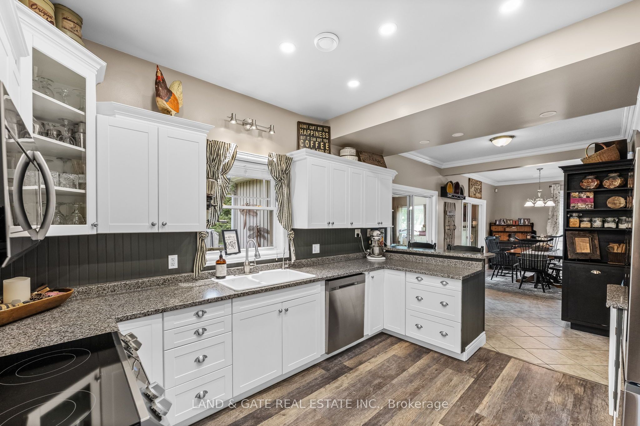 184 Harbard Road W Property Photo 20