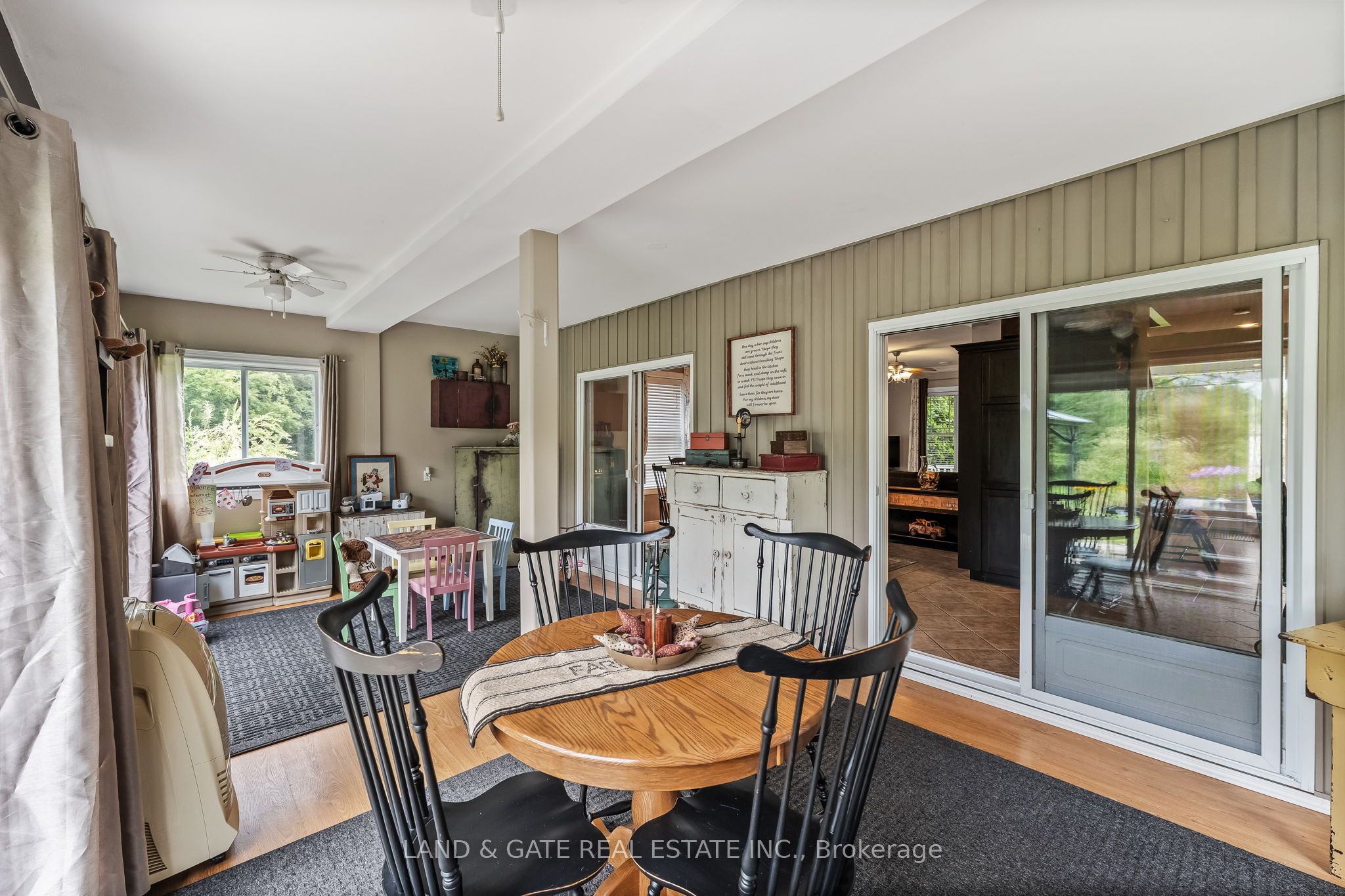 184 Harbard Road W Property Photo 27