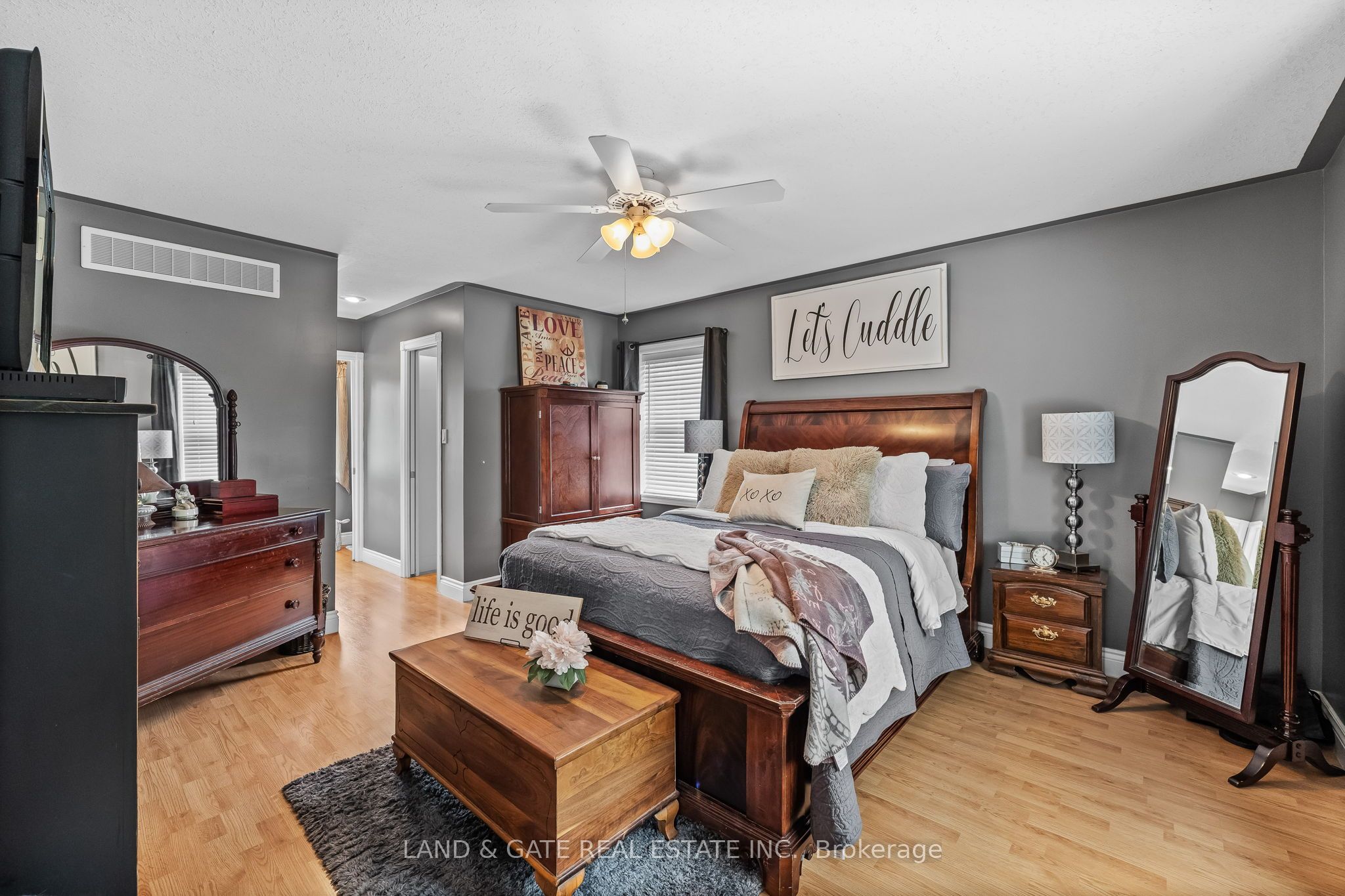 184 Harbard Road W Property Photo 34