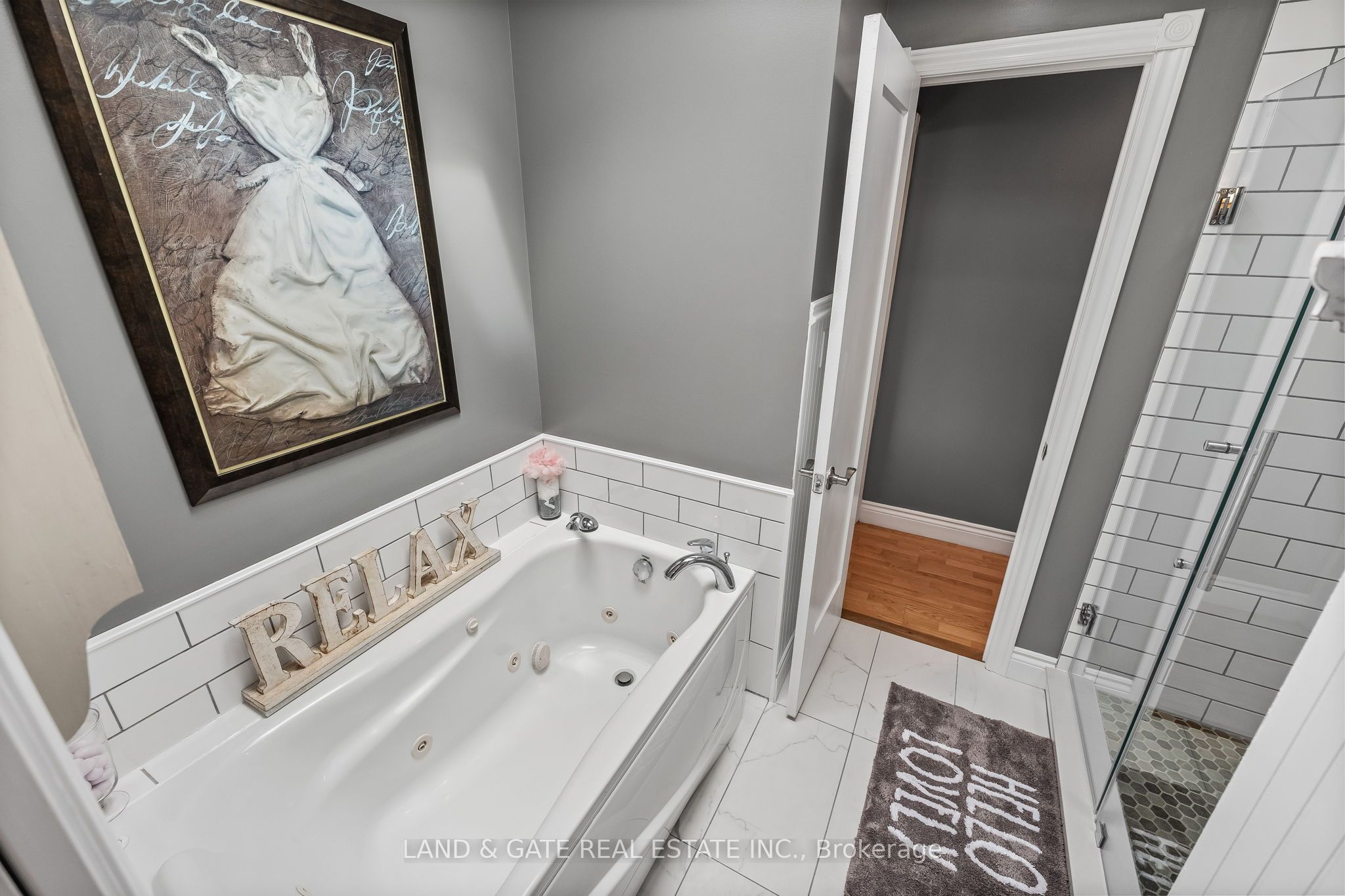 184 Harbard Road W Property Photo 37