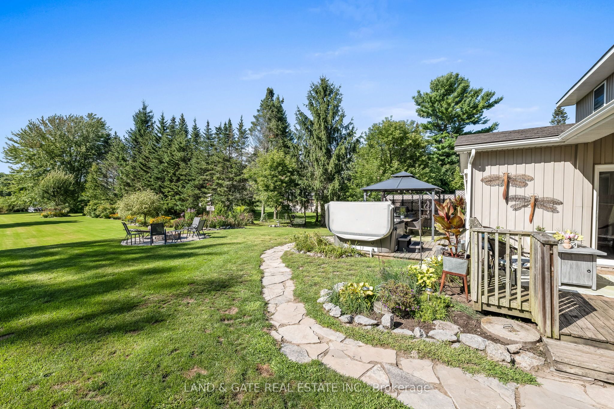 184 Harbard Road W Property Photo 43