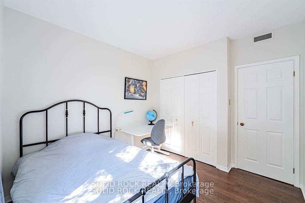#106 - 11 Durham Private Property Photo 17