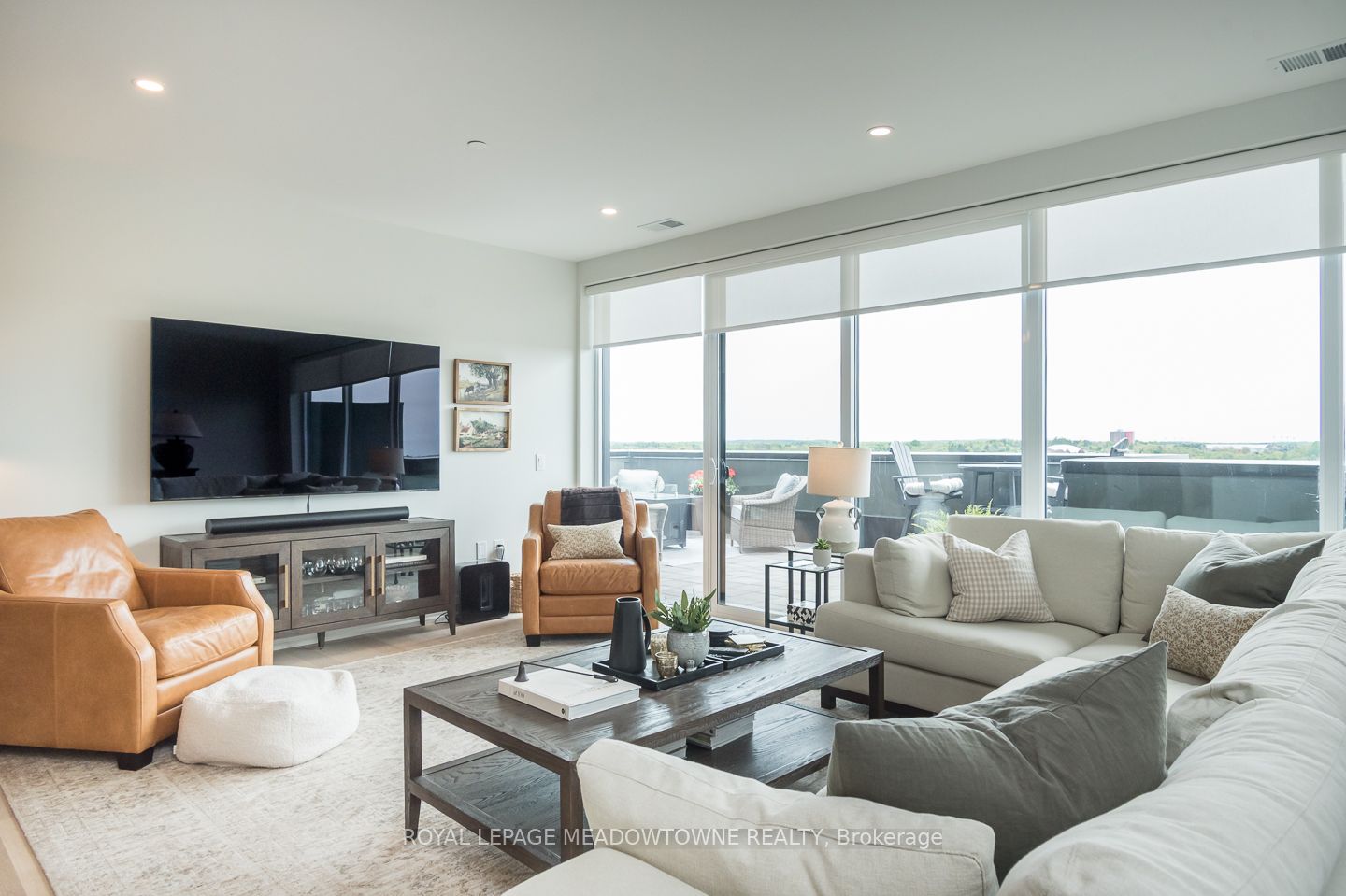 #1301 - 71 Wyndham Street Property Photo 12