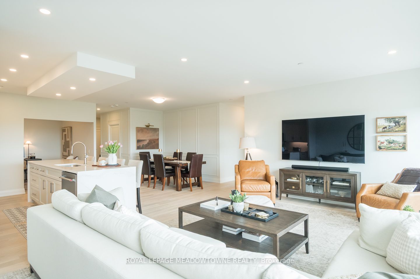 #1301 - 71 Wyndham Street Property Photo 15