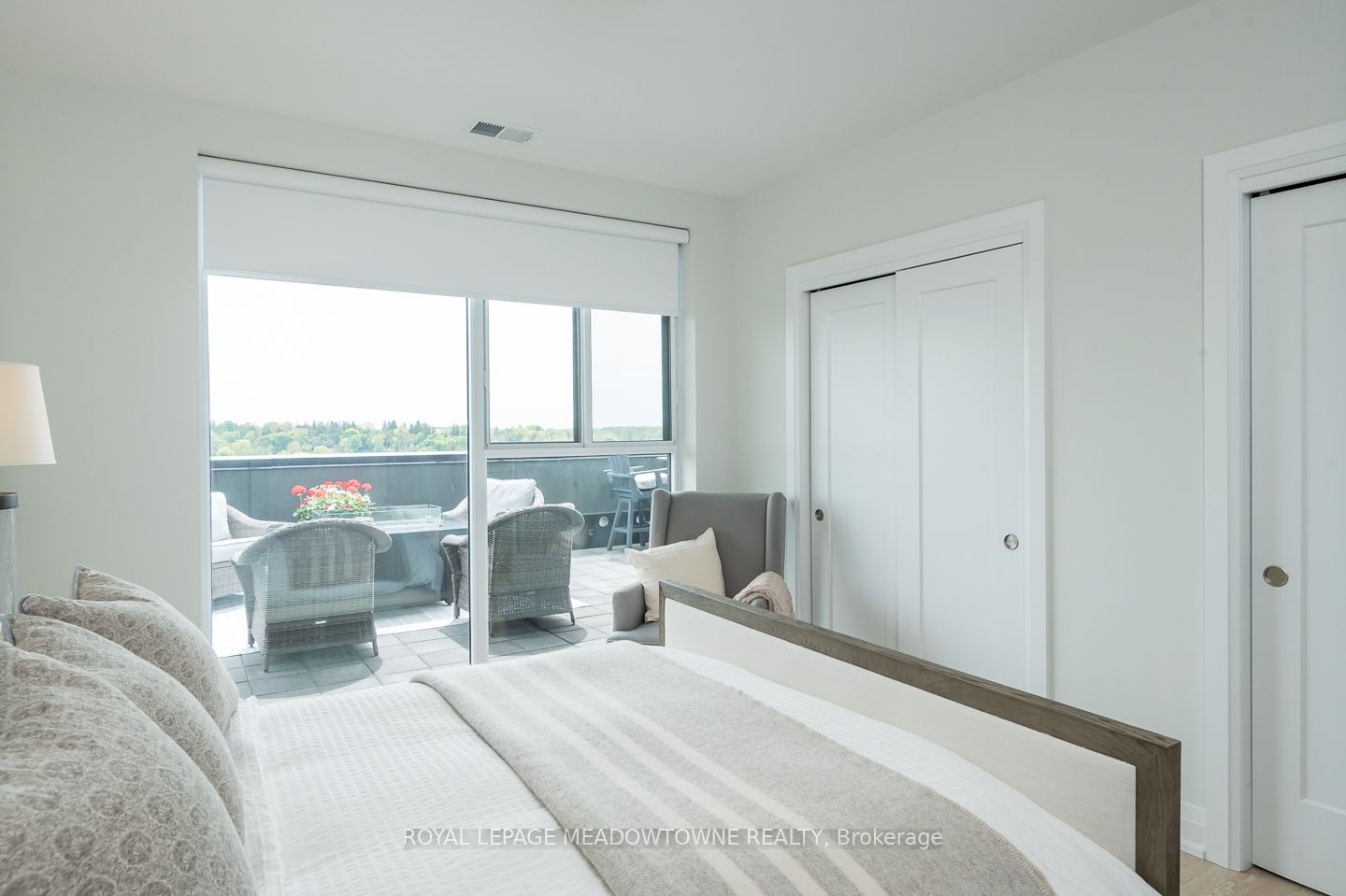 #1301 - 71 Wyndham Street Property Photo 22