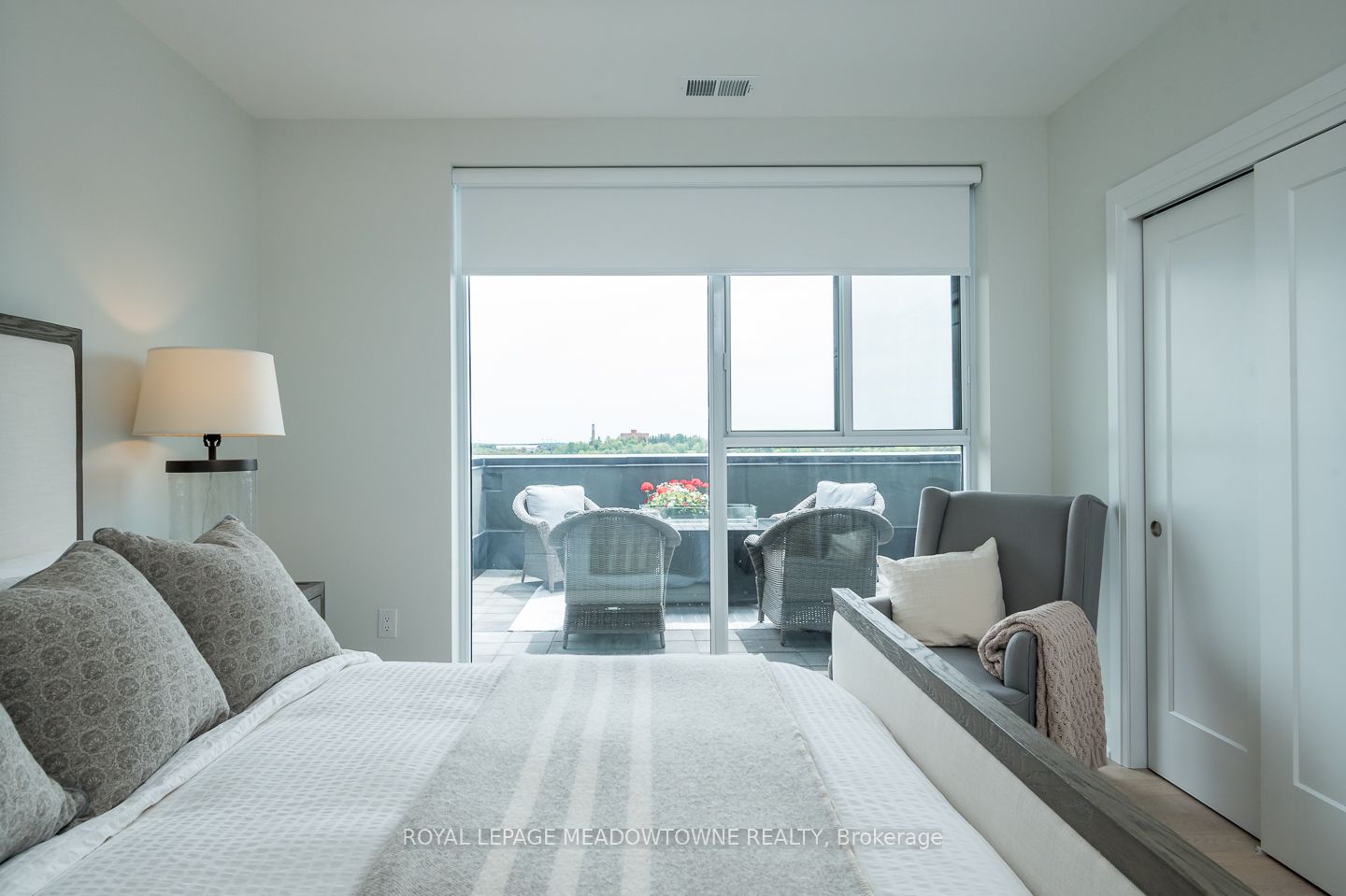 #1301 - 71 Wyndham Street Property Photo 24