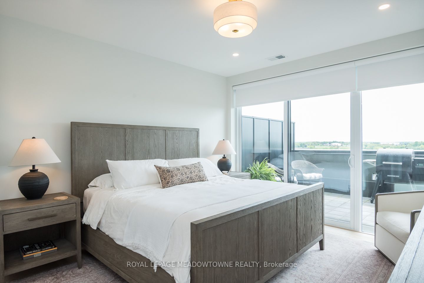 #1301 - 71 Wyndham Street Property Photo 26