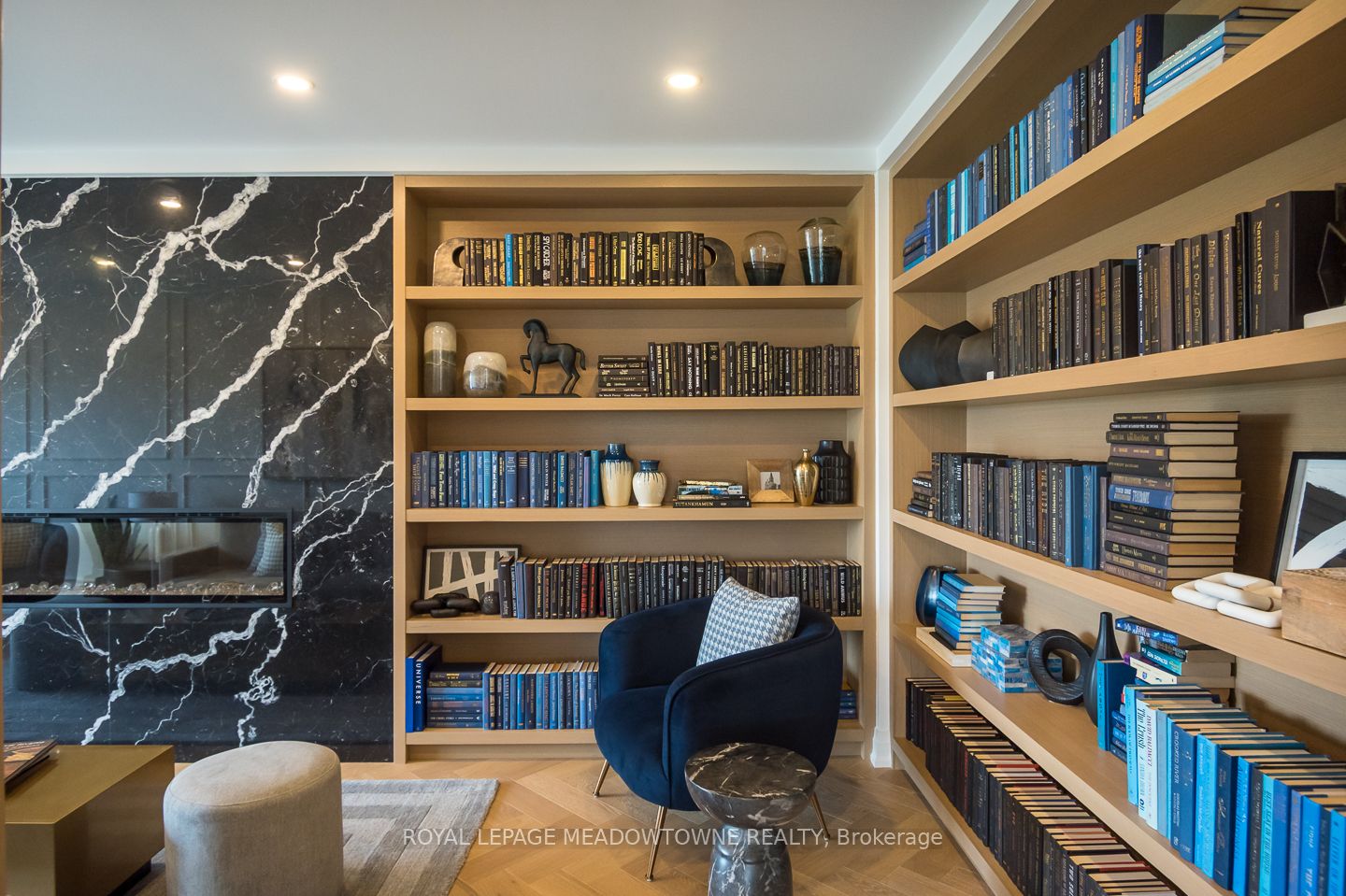 #1301 - 71 Wyndham Street Property Photo 27