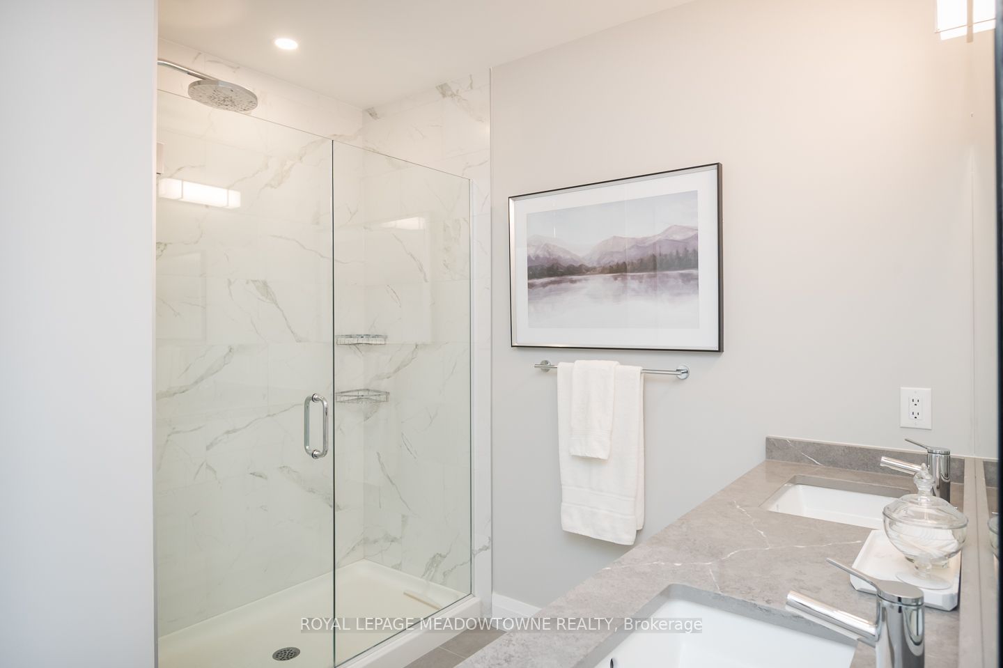 #1301 - 71 Wyndham Street Property Photo 31
