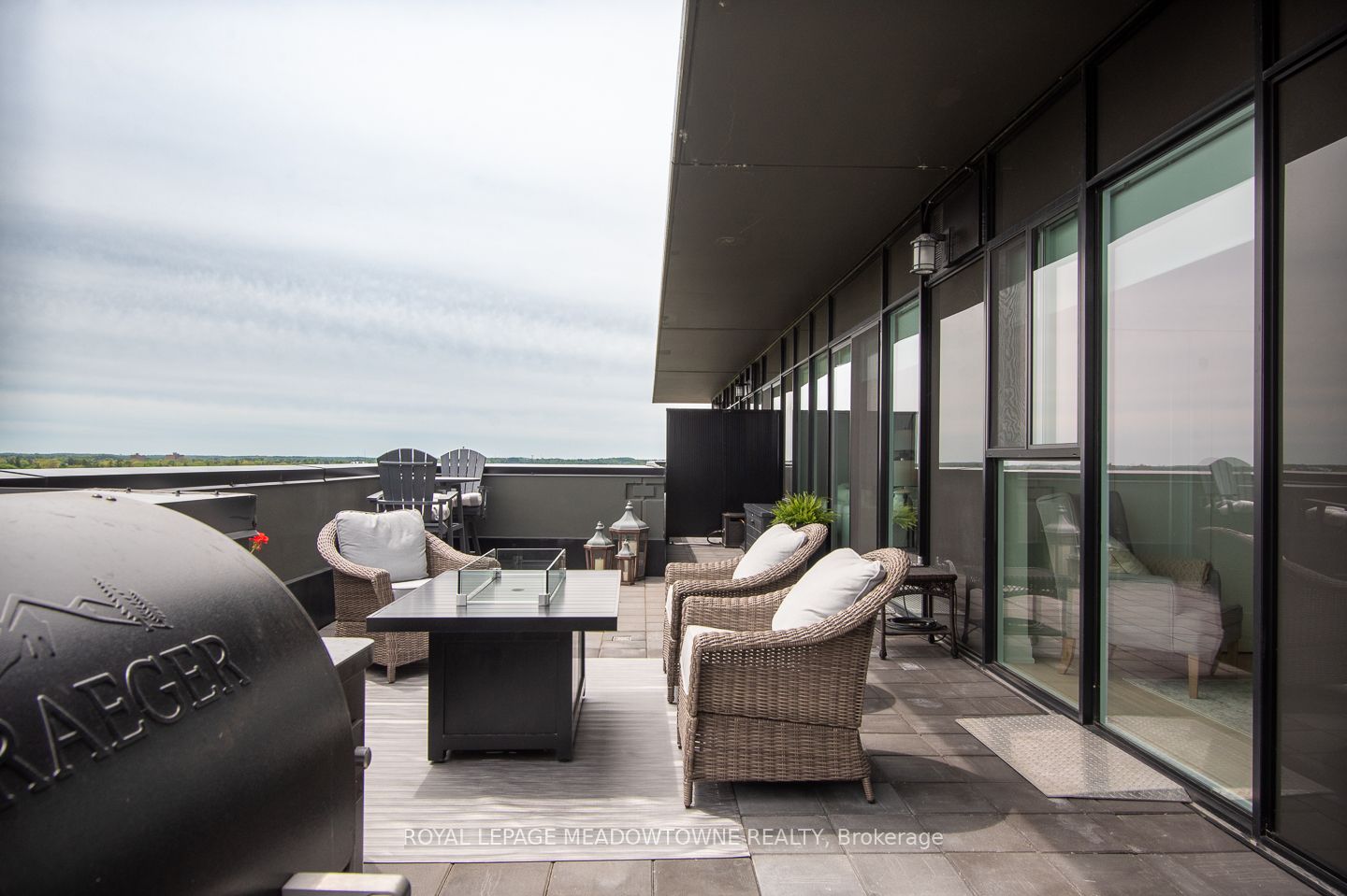 #1301 - 71 Wyndham Street Property Photo 37