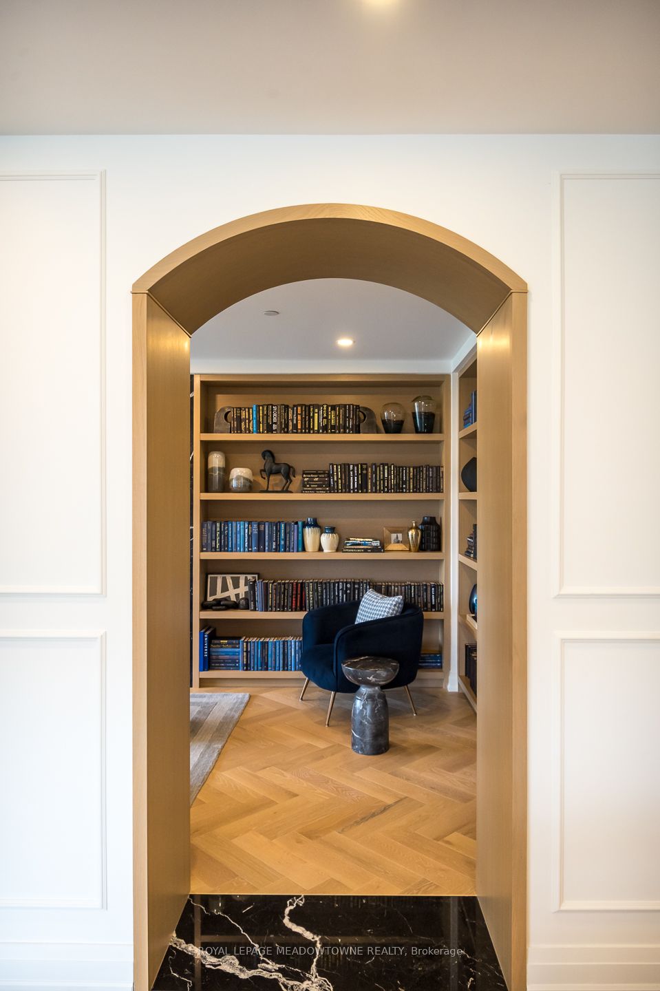 #1301 - 71 Wyndham Street Property Photo 38