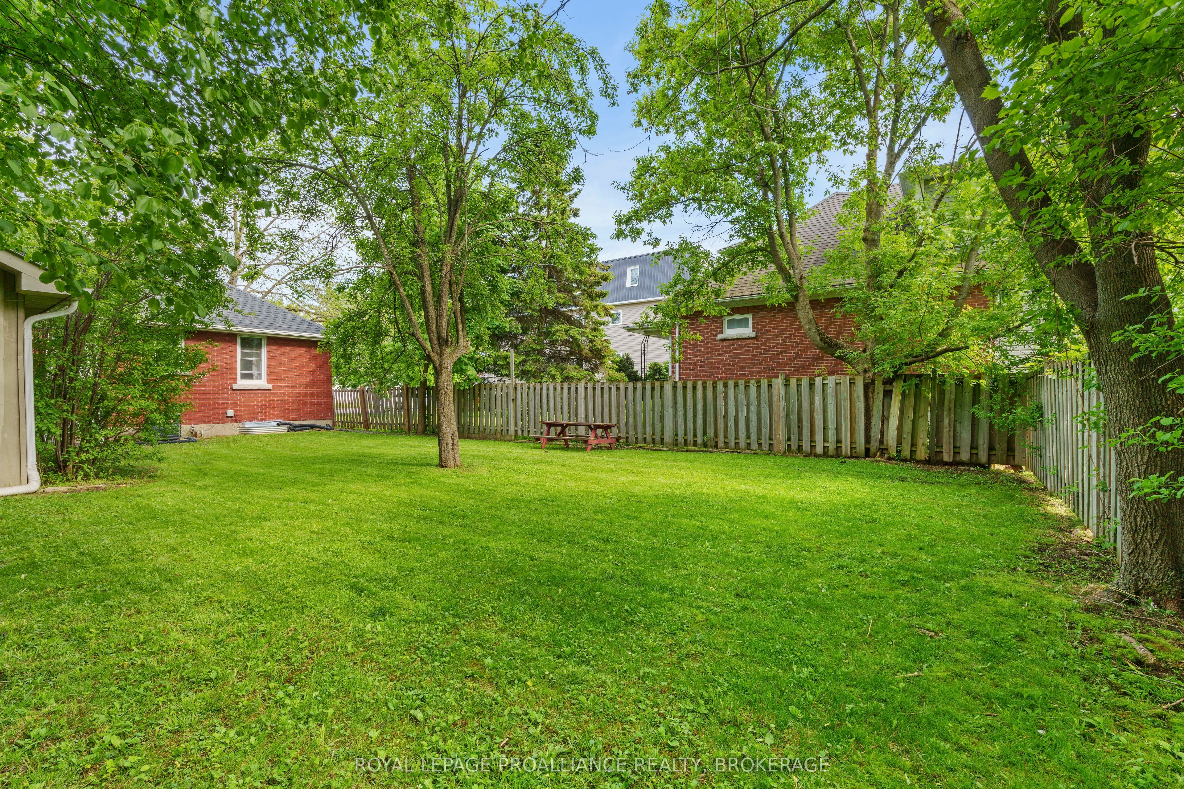 168 Macdonnell Street Property Photo 6