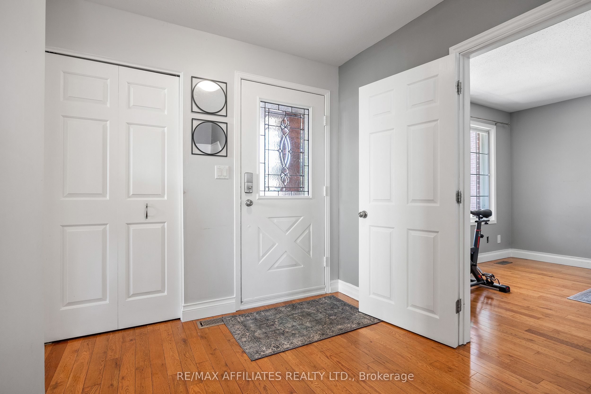 246 Allan Street Property Photo 2