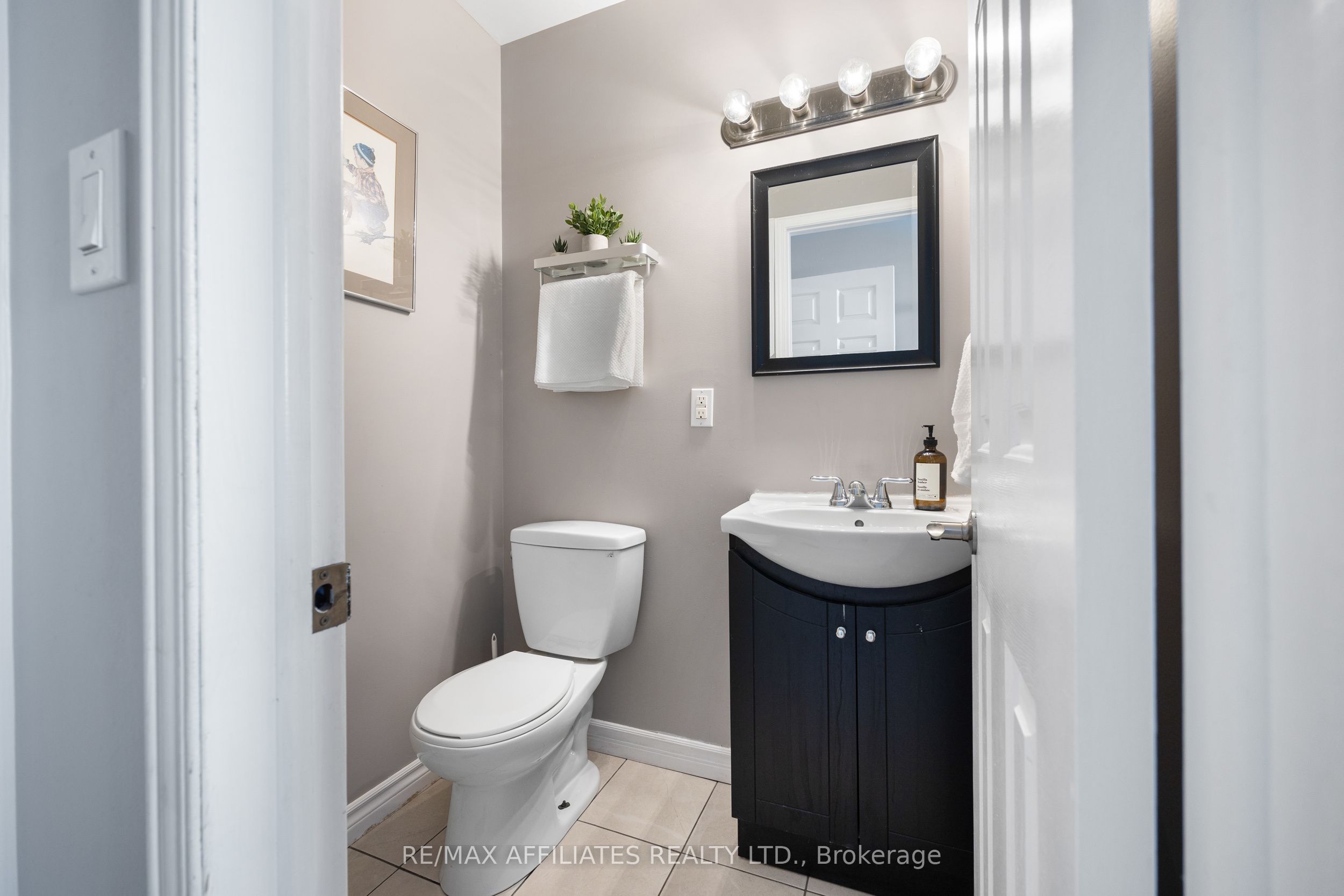 246 Allan Street Property Photo 6