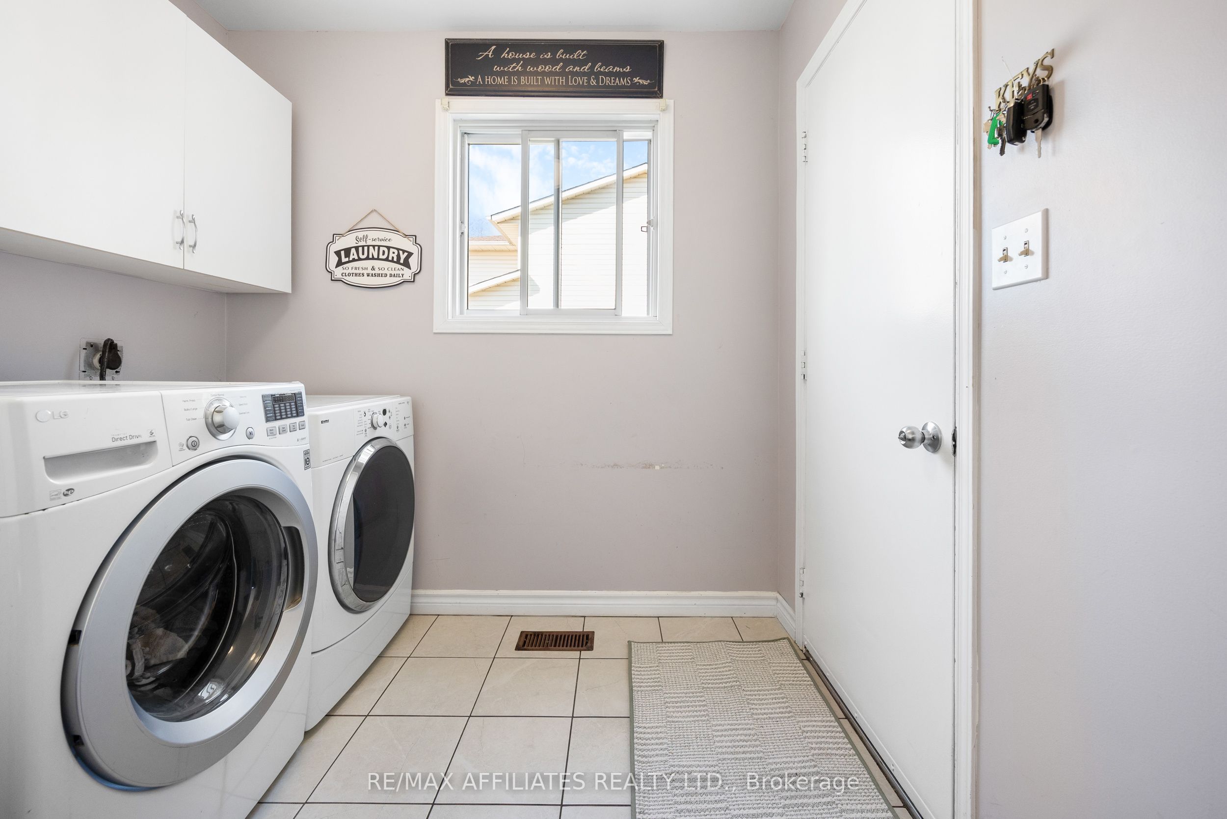 246 Allan Street Property Photo 7