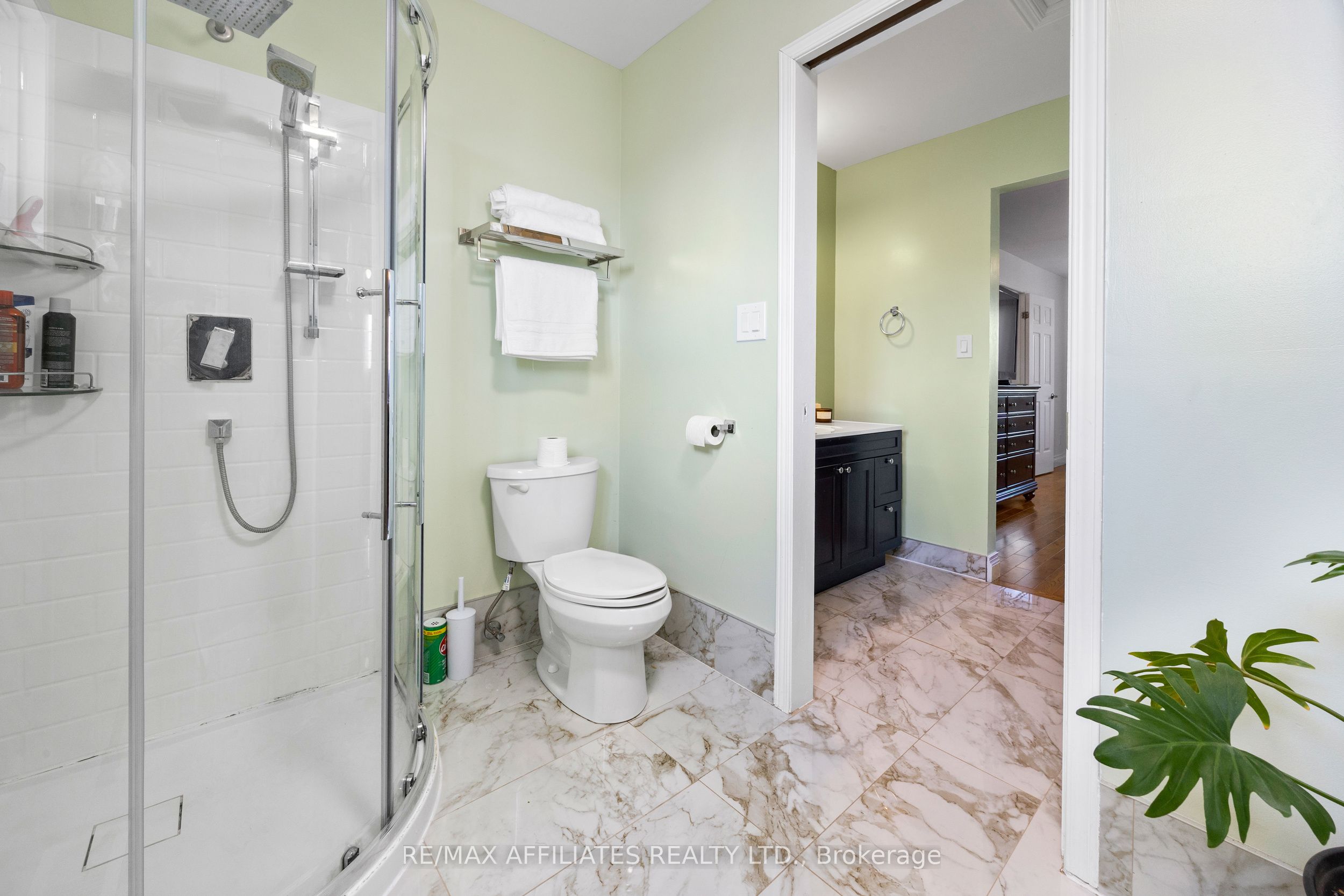 246 Allan Street Property Photo 18
