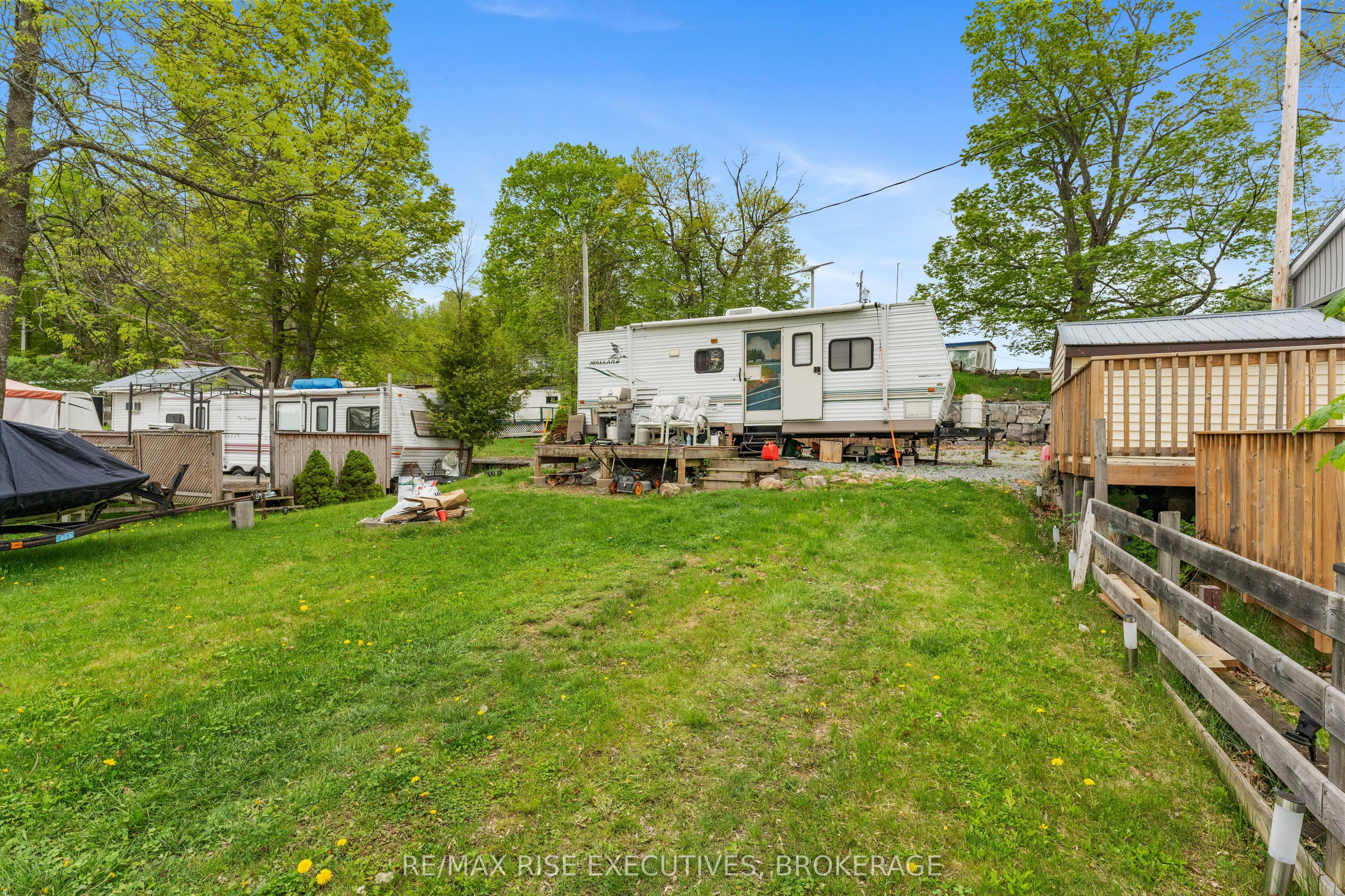 3 Glenford Ln Property Photo 1