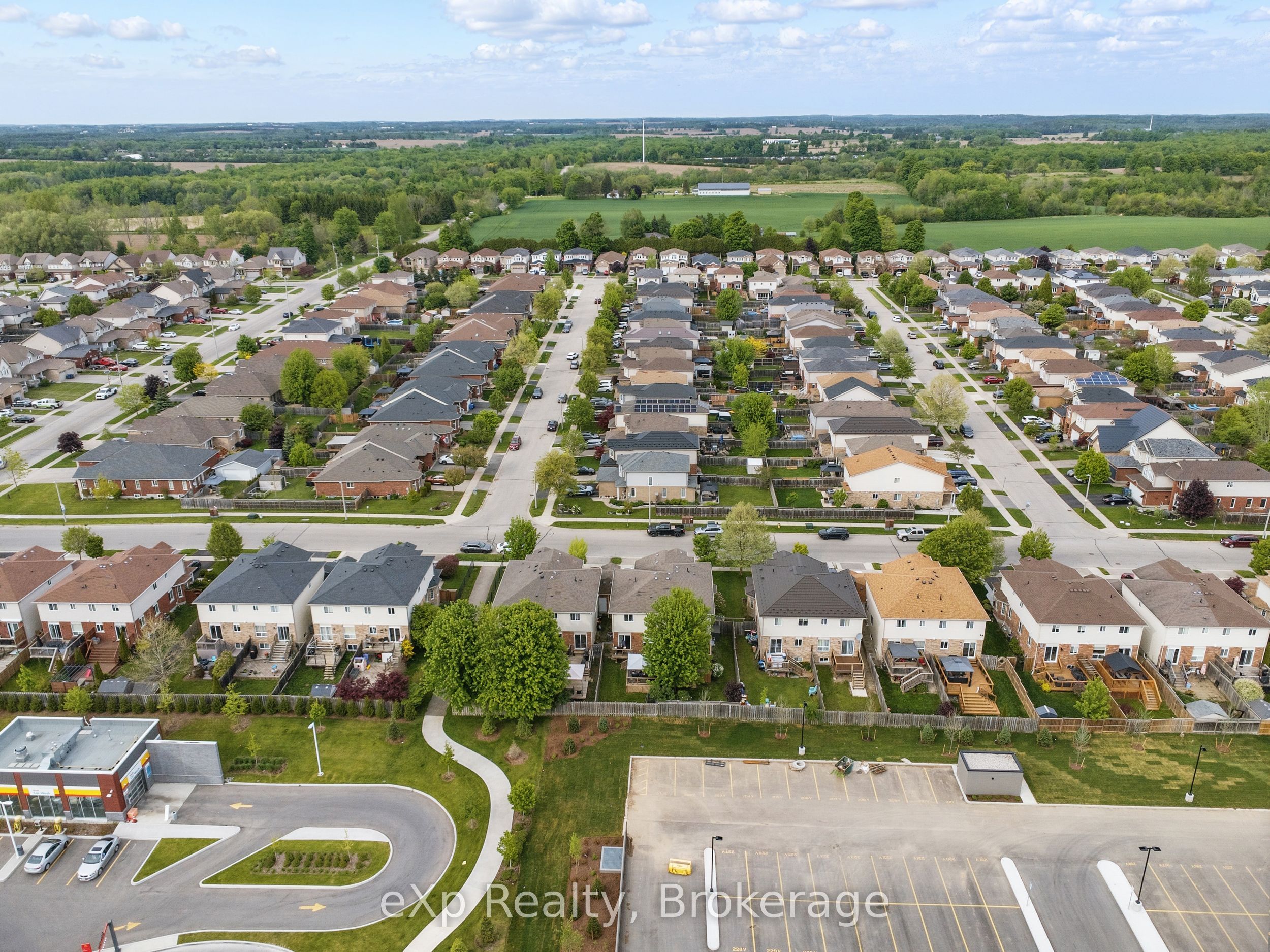 216 Severn Drive Property Photo 2