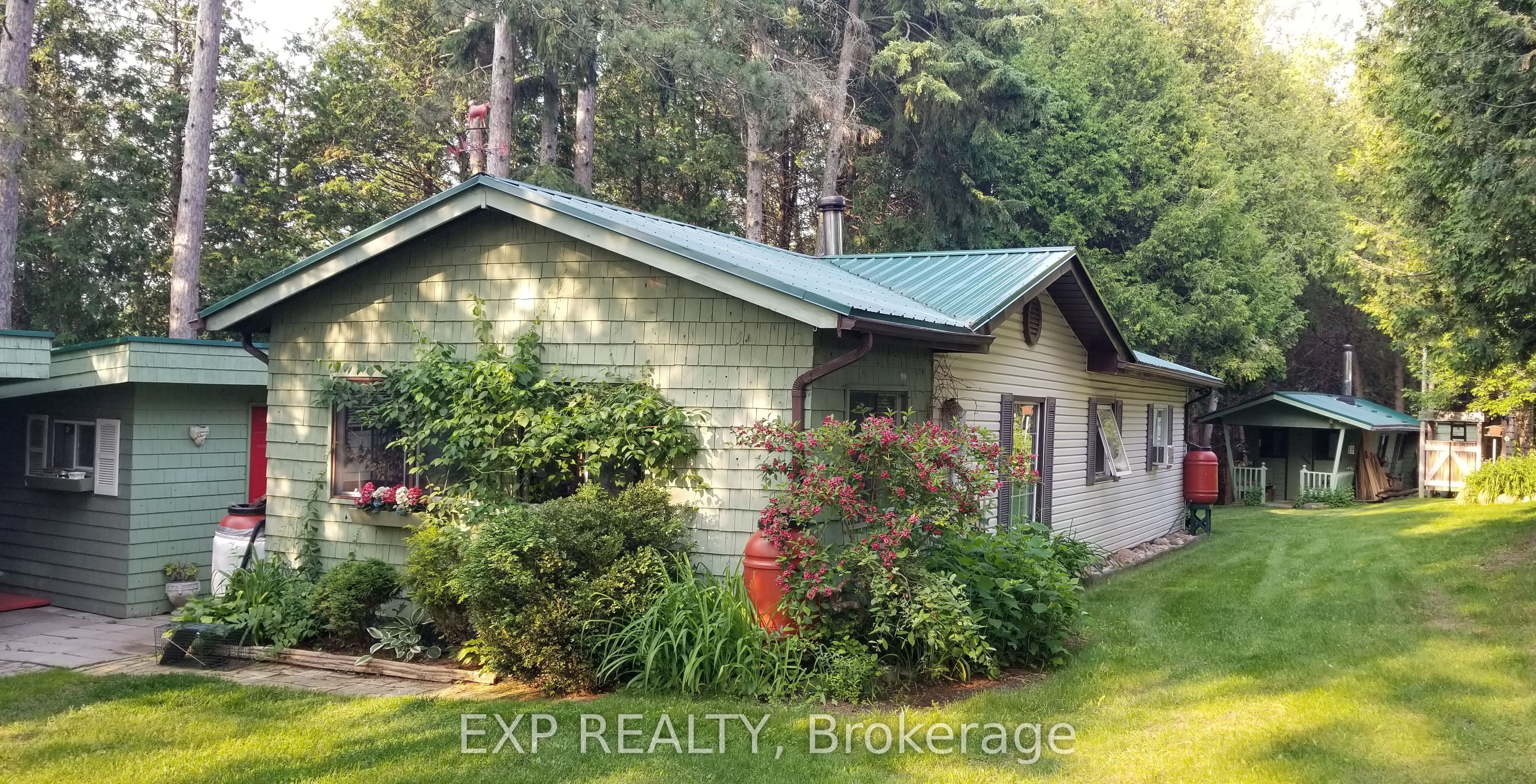 5789 E Townline Rd Property Photo 1