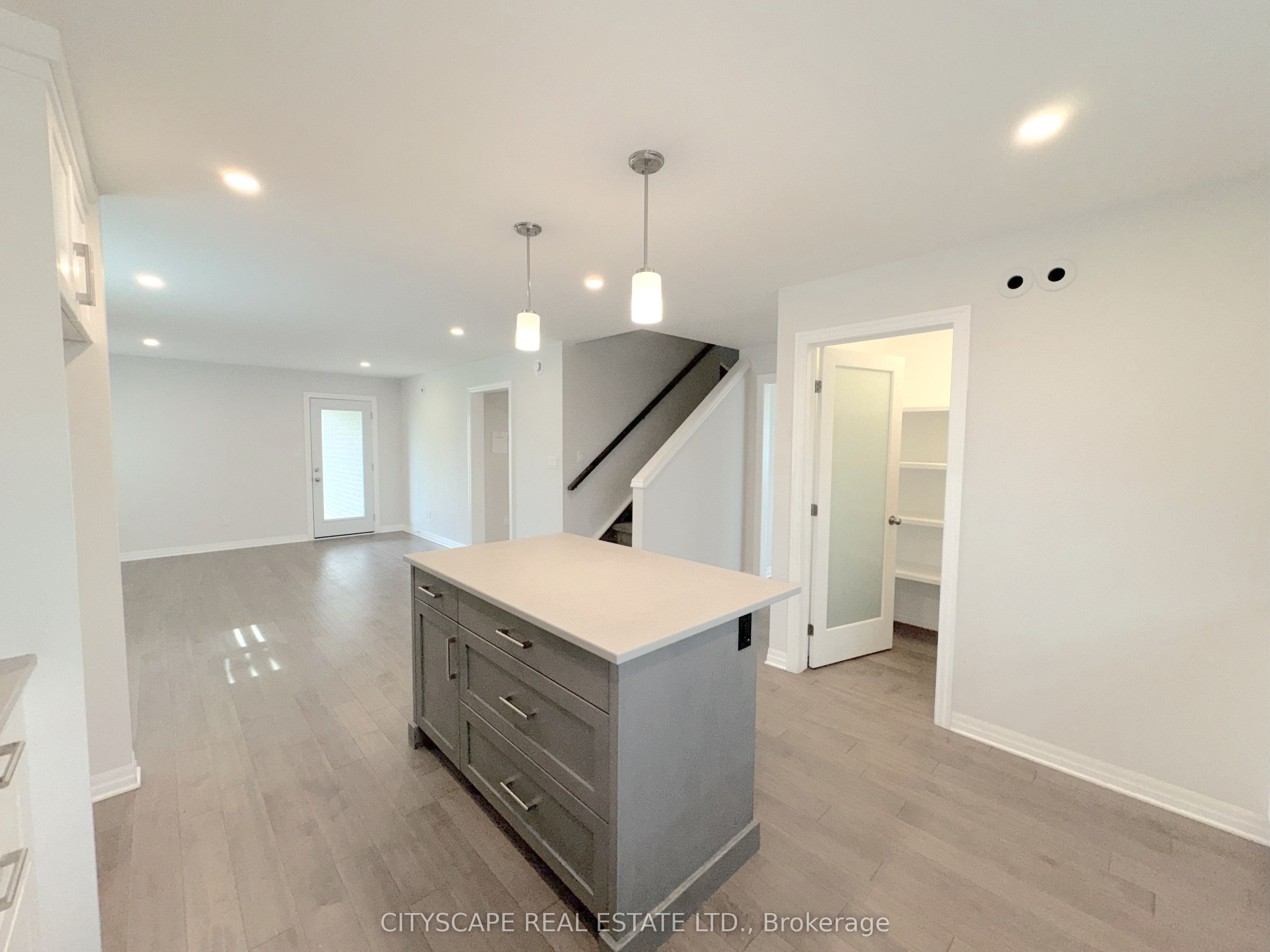 118 Benjamin Parkway Property Photo 10