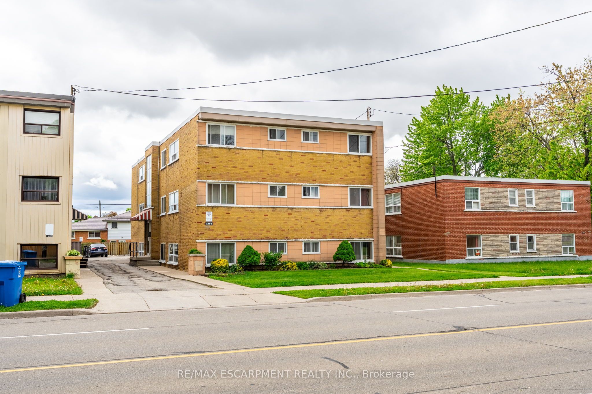 1284 Fennell Ave E Property Photo 5