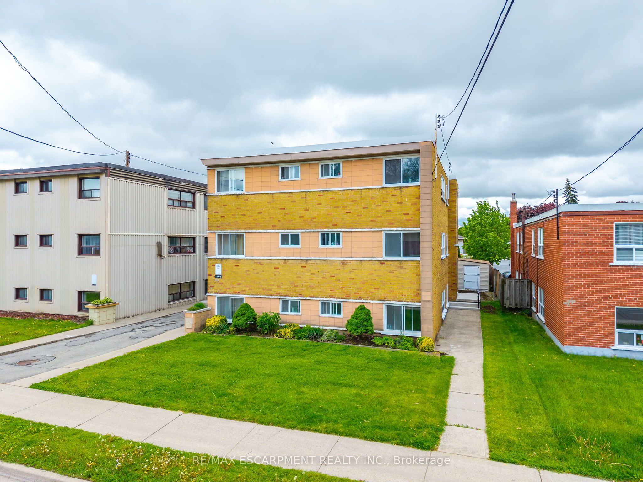 1284 Fennell Ave E Property Photo 10