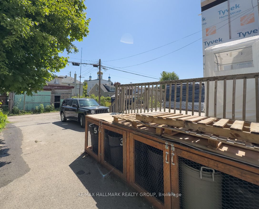 115 Carruthers Avenue Property Photo 2
