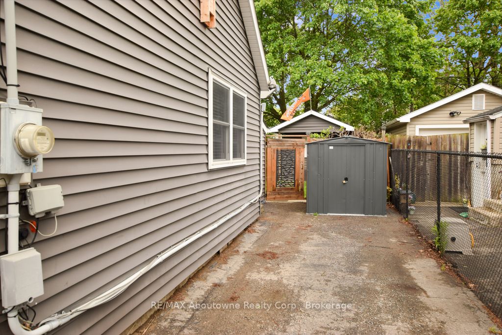 5 Vimy Street Property Photo 27