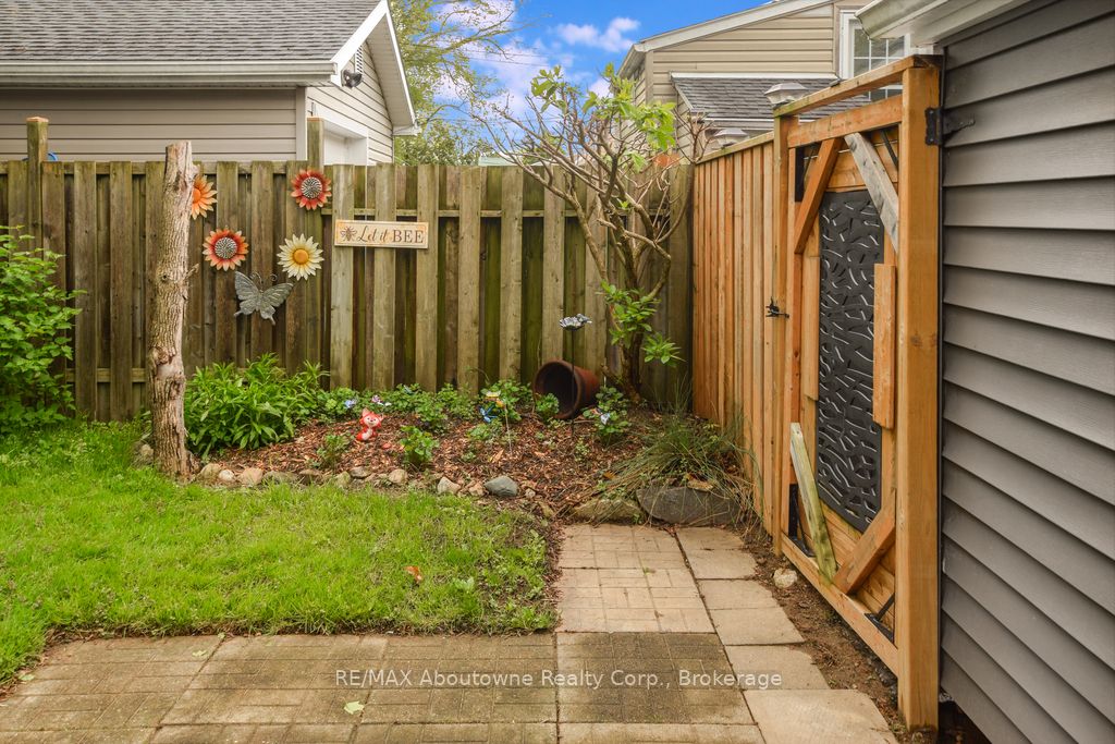 5 Vimy Street Property Photo 33