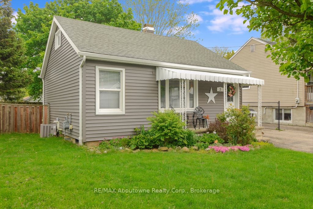 5 Vimy Street Property Photo 40
