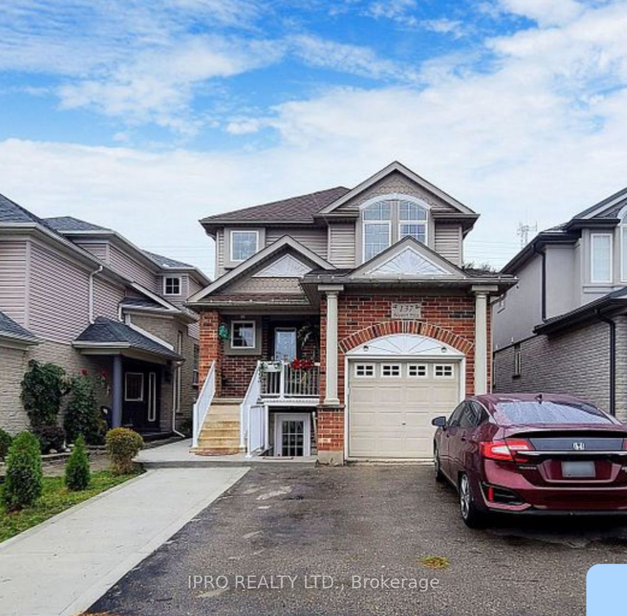 137 Newport Drive Property Photo 1