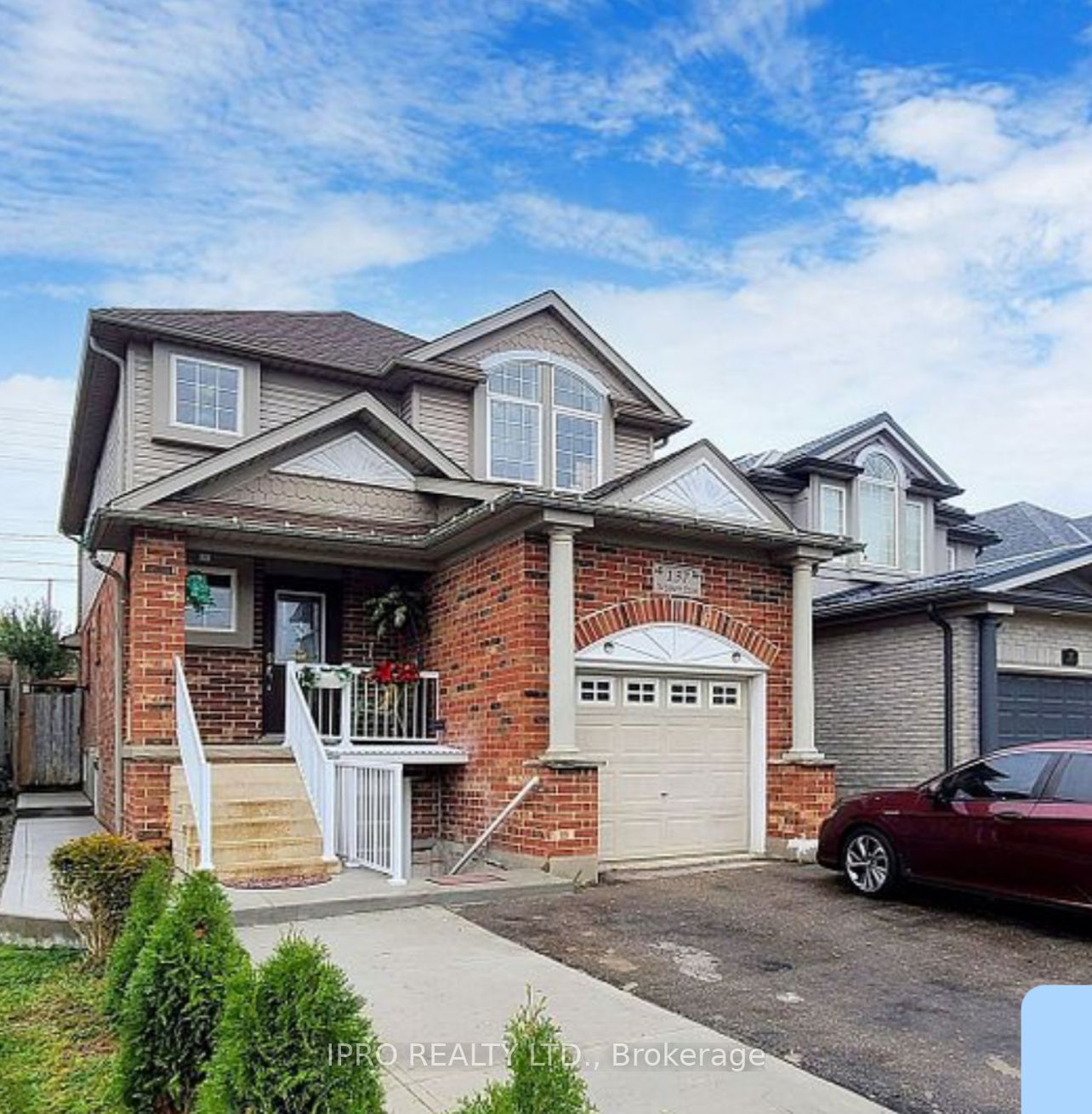 137 Newport Drive Property Photo 2