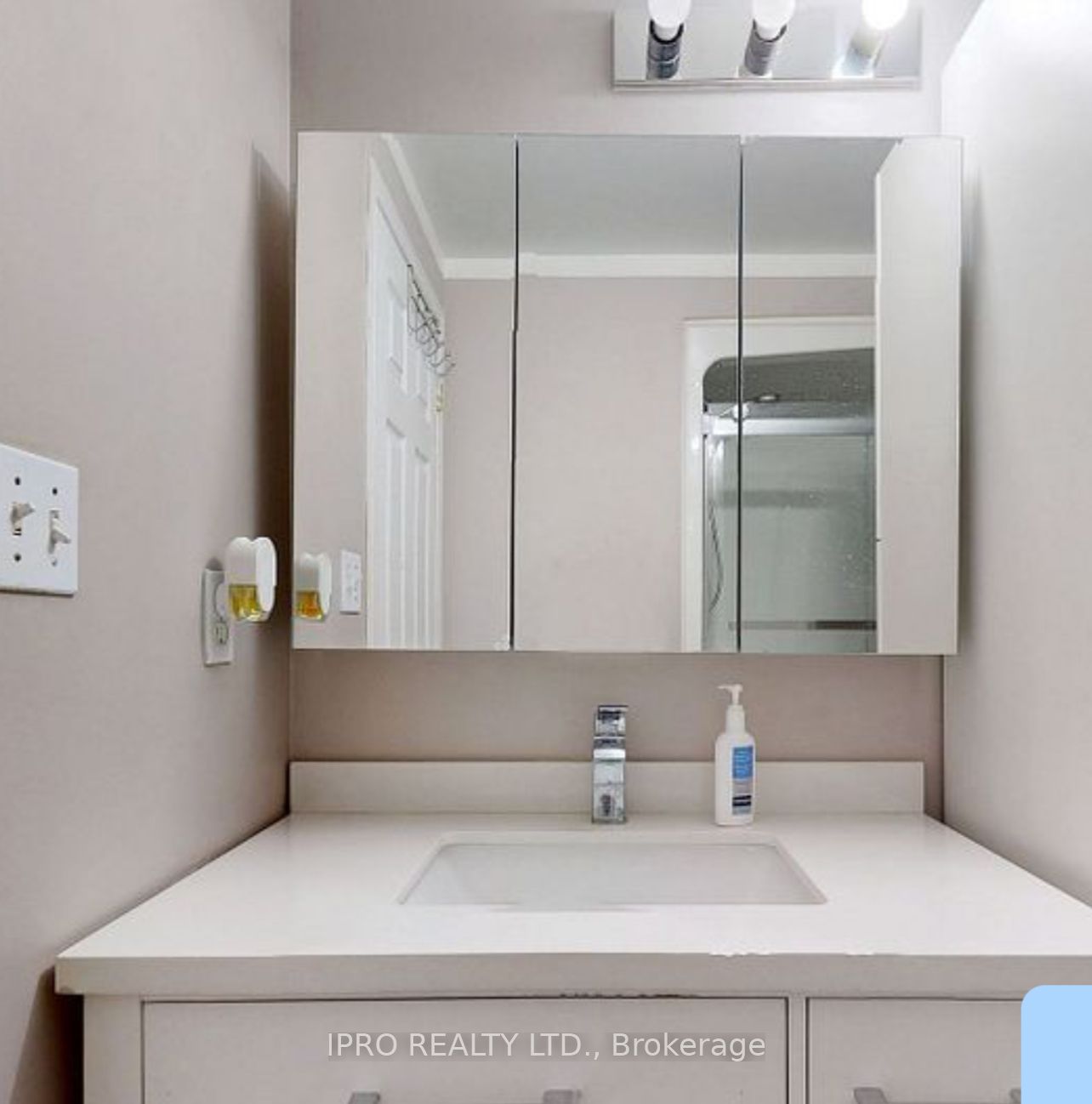 137 Newport Drive Property Photo 25