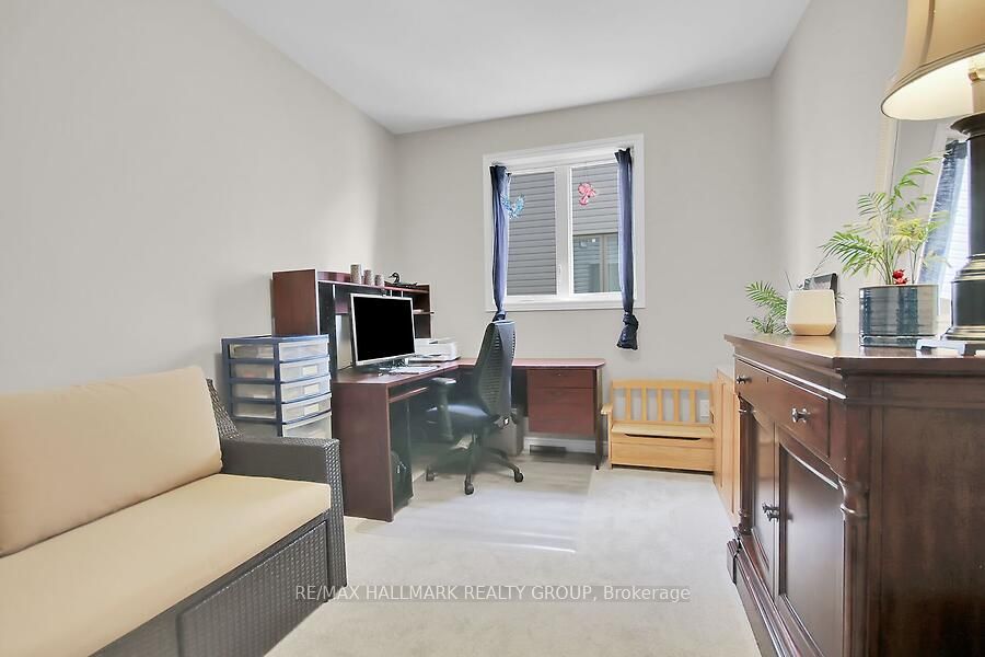 768 Namur Street Property Photo 4