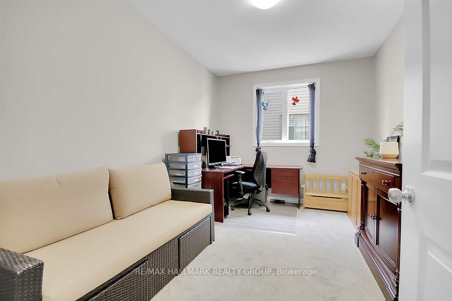 768 Namur Street Property Photo 5
