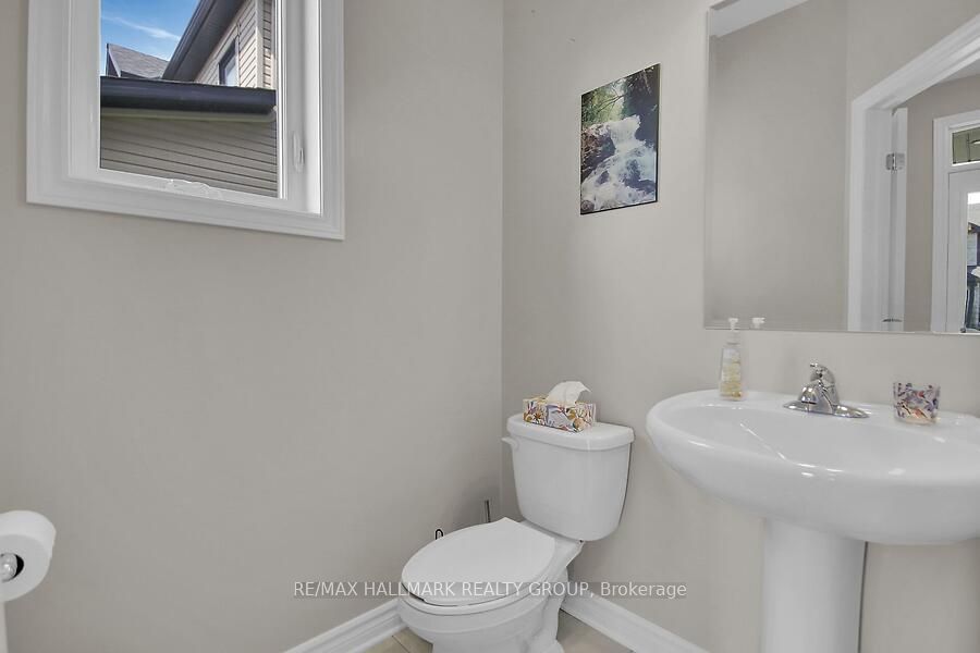 768 Namur Street Property Photo 6