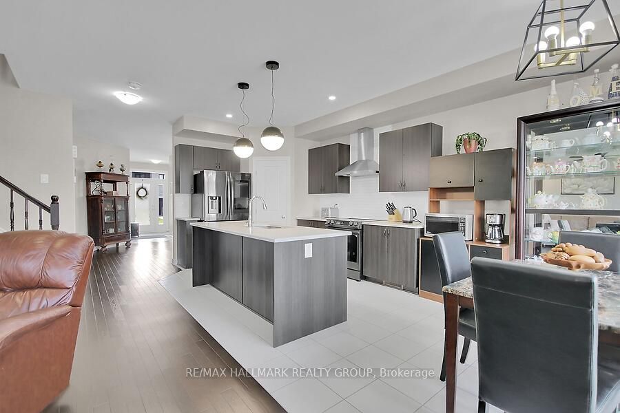 768 Namur Street Property Photo 12