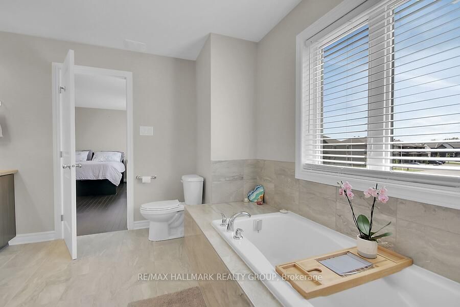 768 Namur Street Property Photo 27