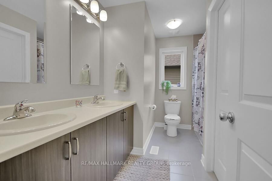 768 Namur Street Property Photo 32