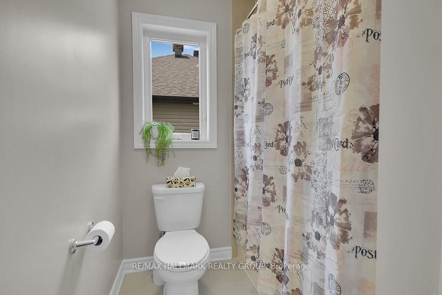 768 Namur Street Property Photo 33