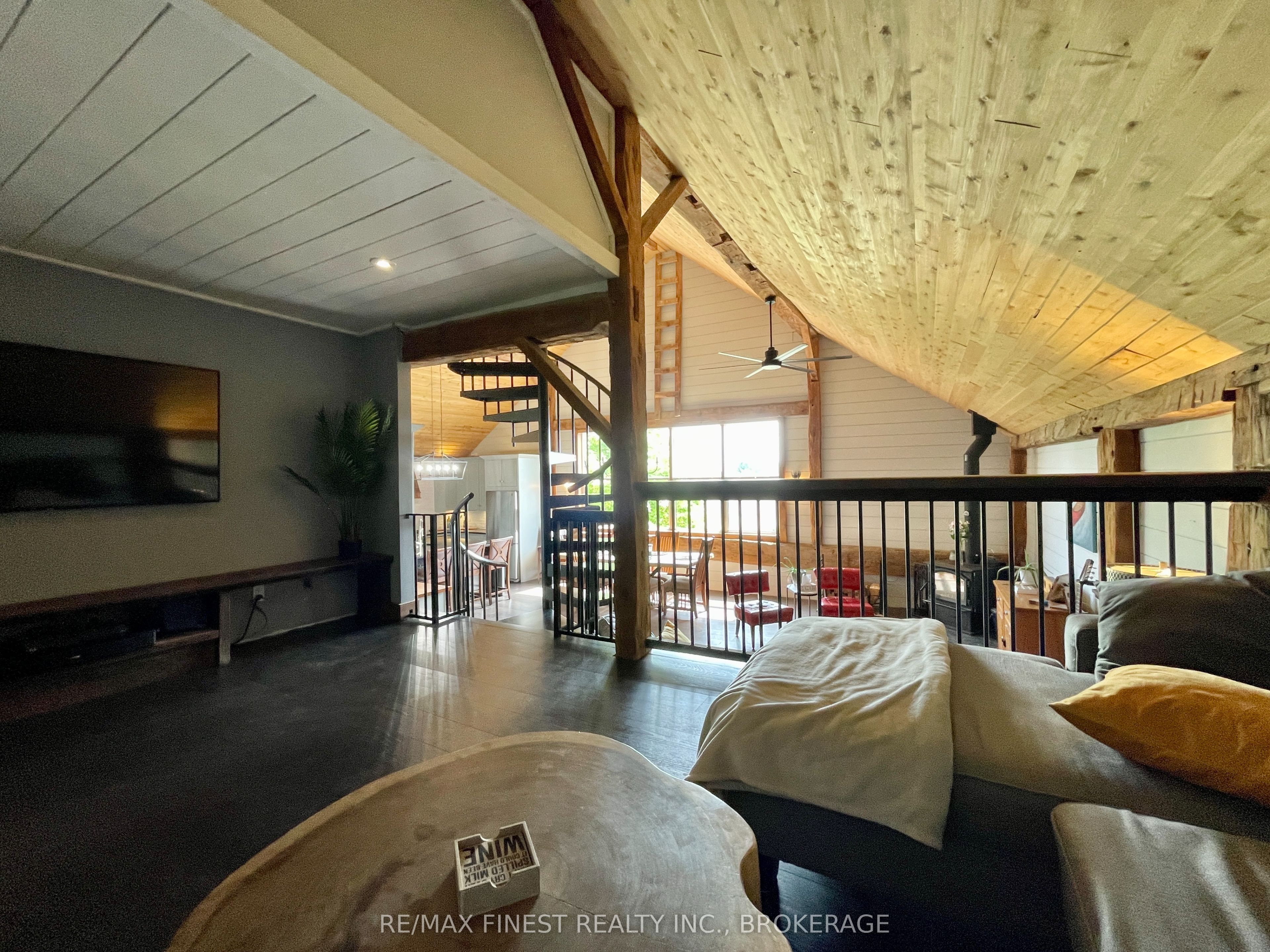9261 Highway 33 Property Photo 32