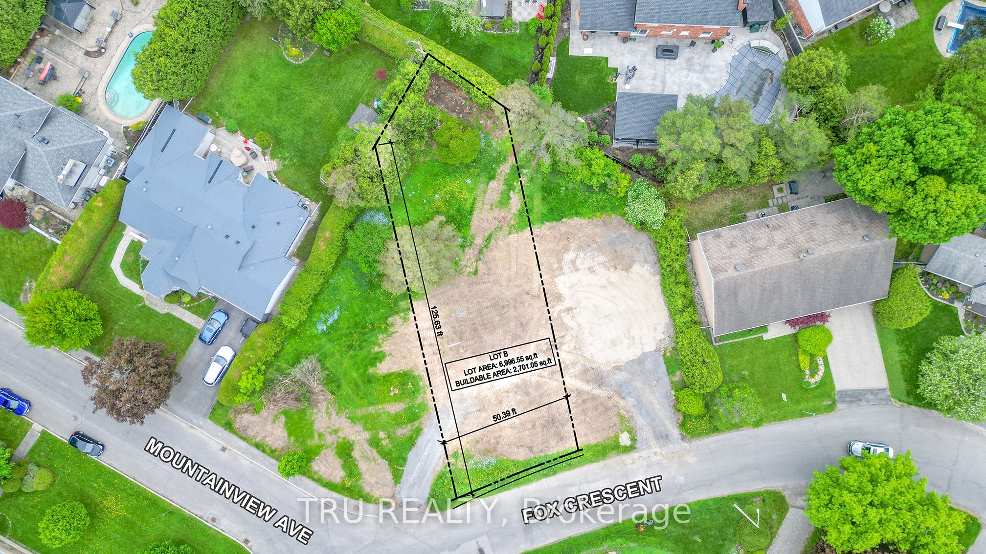 2298 Fox Crescent Property Photo 1