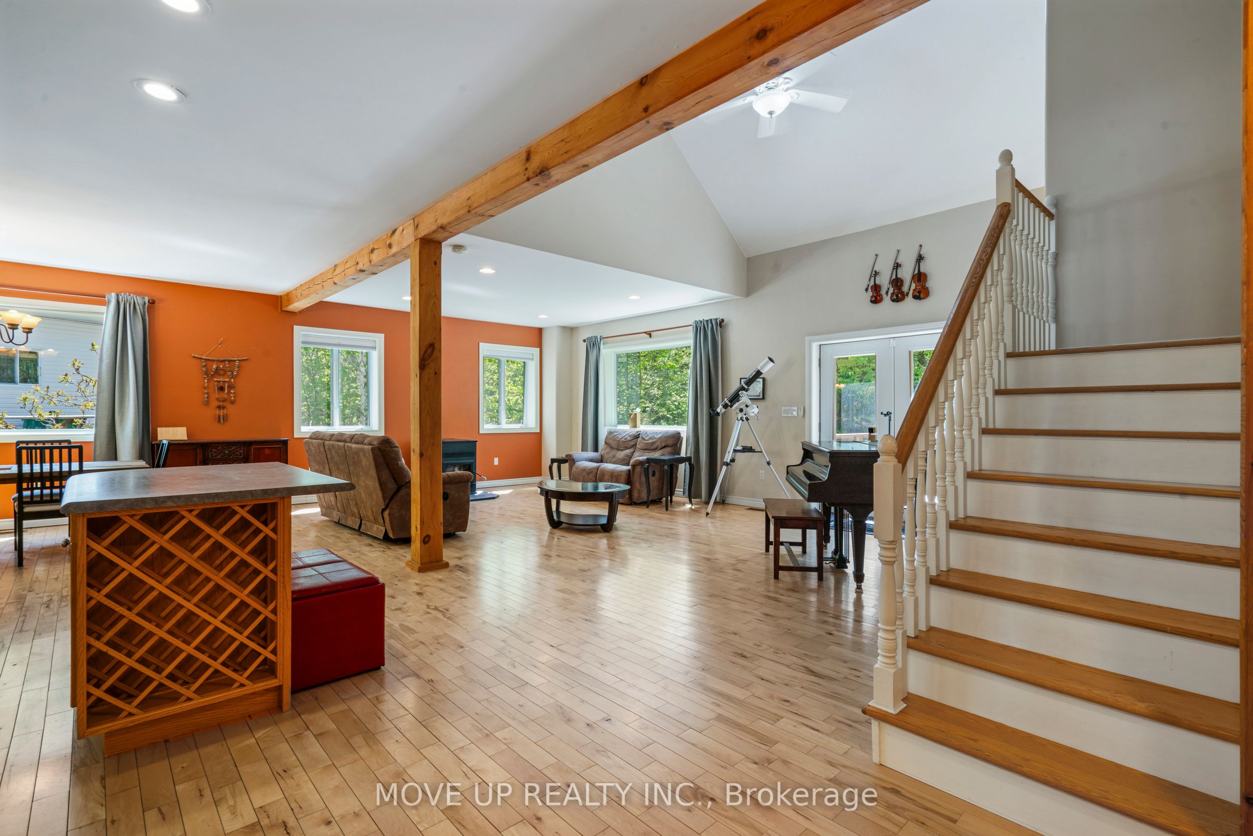 1884 Brunel Road Property Photo 5