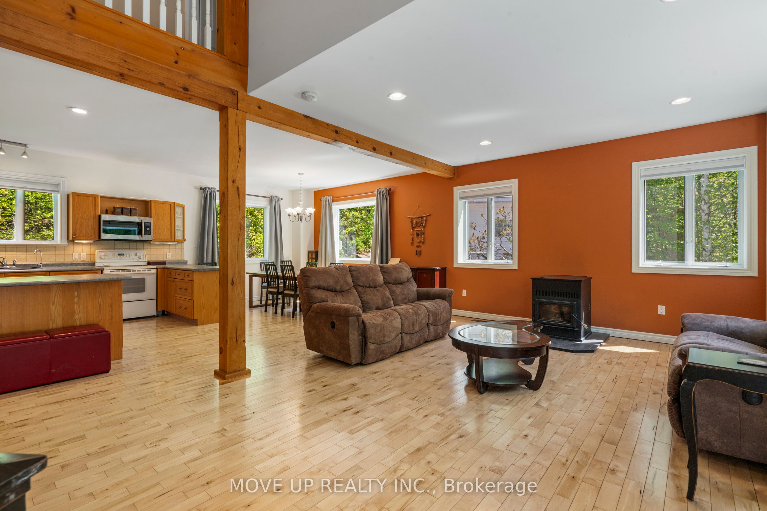 1884 Brunel Road Property Photo 7
