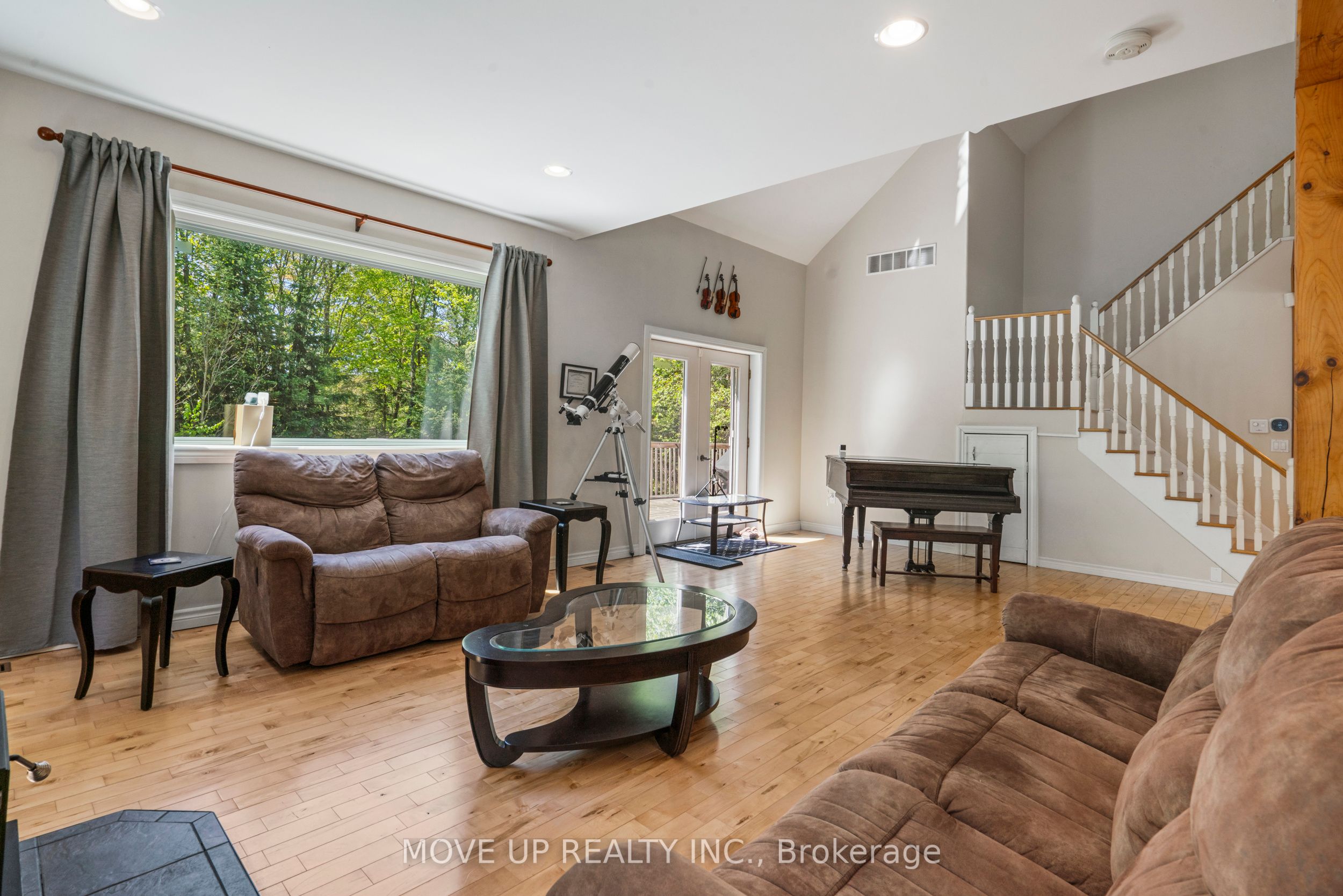 1884 Brunel Road Property Photo 11