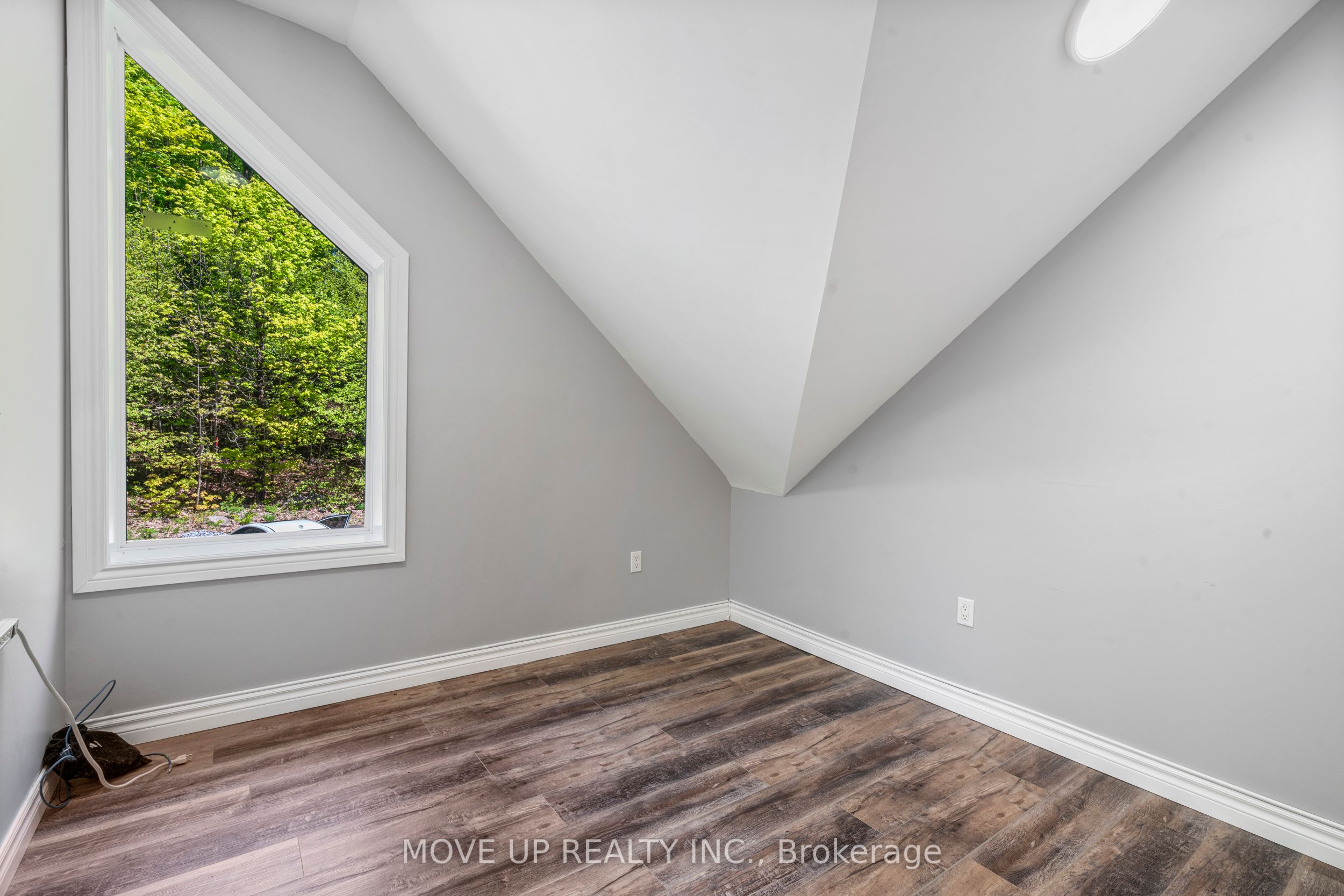 1884 Brunel Road Property Photo 22