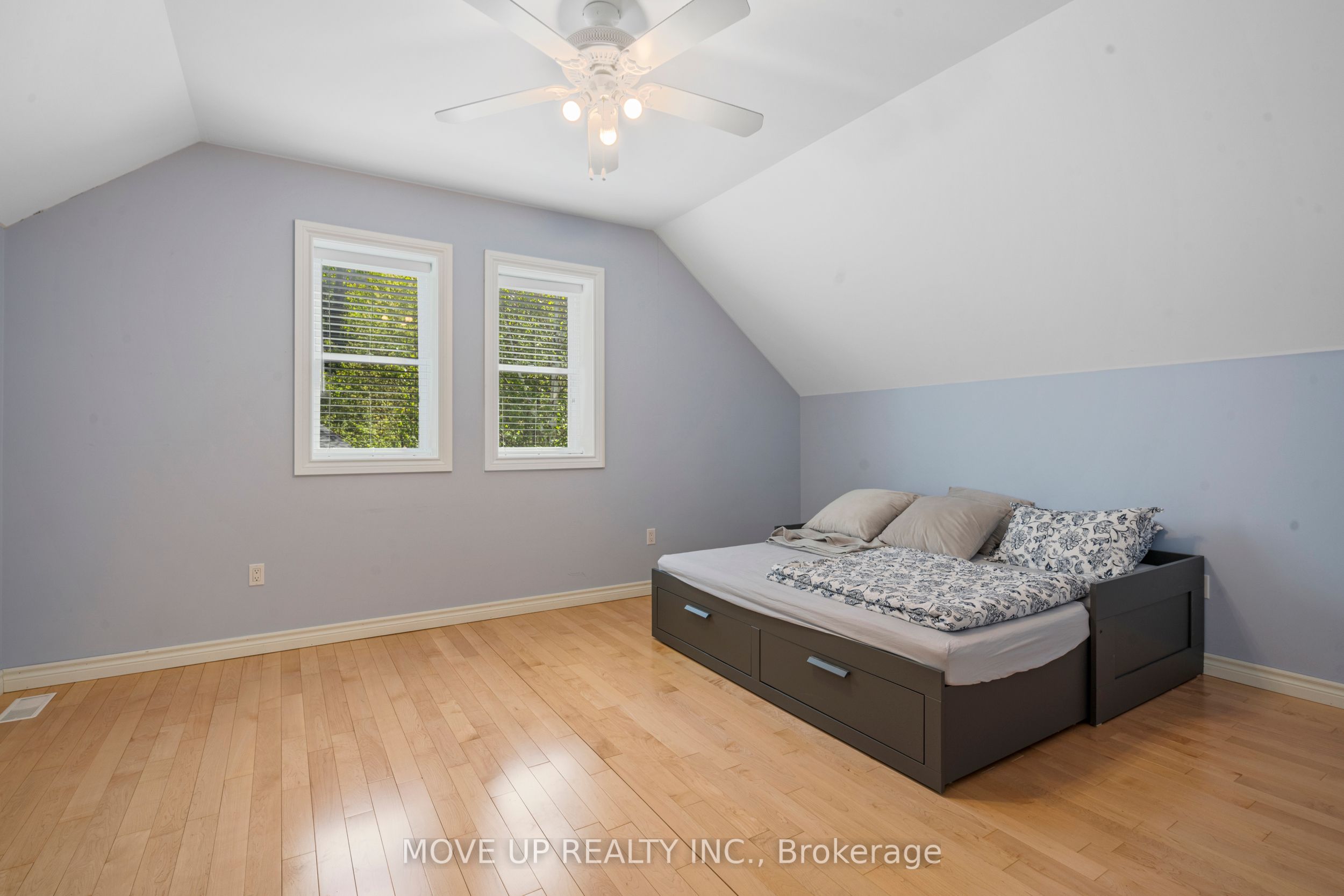 1884 Brunel Road Property Photo 23
