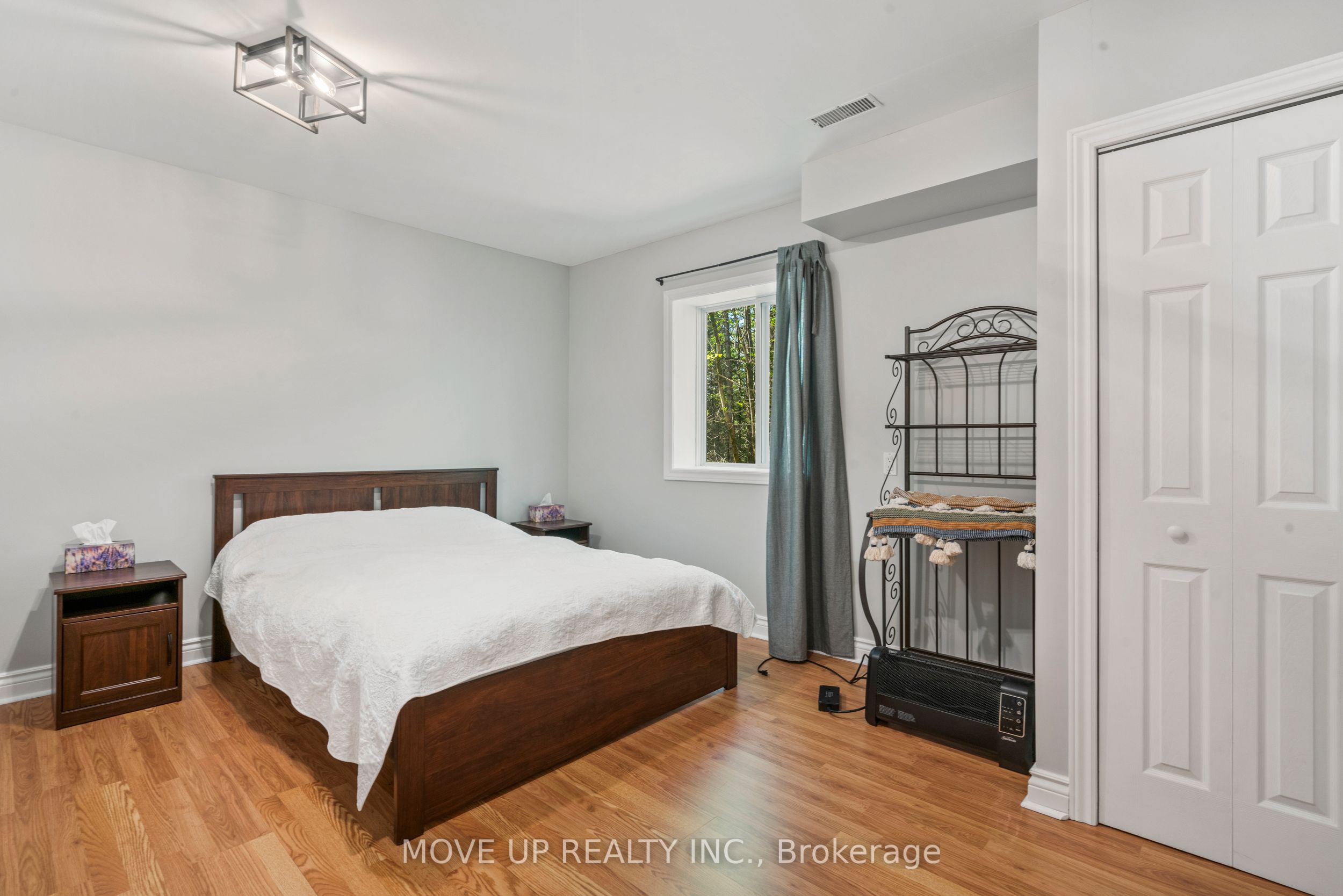 1884 Brunel Road Property Photo 30