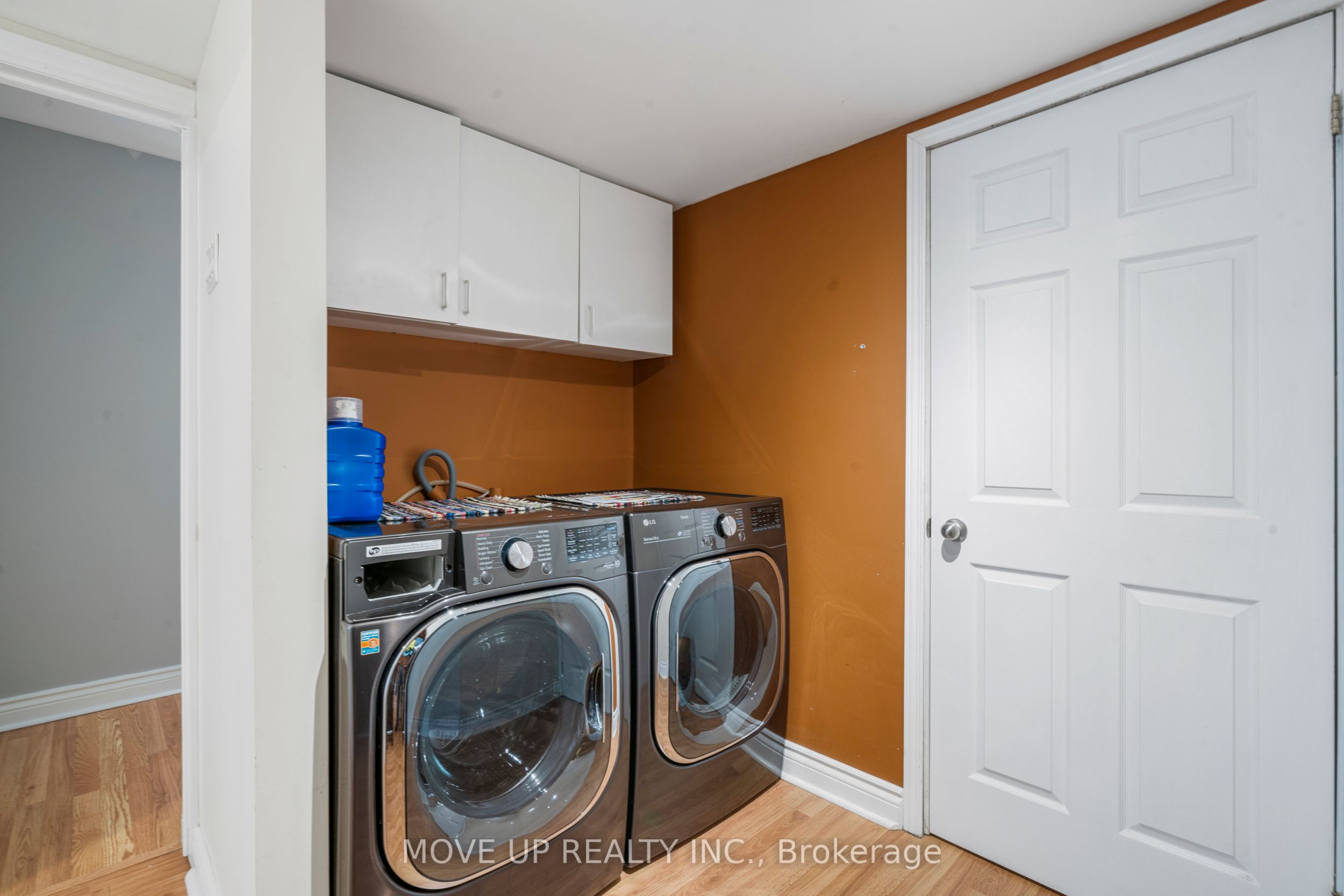 1884 Brunel Road Property Photo 33