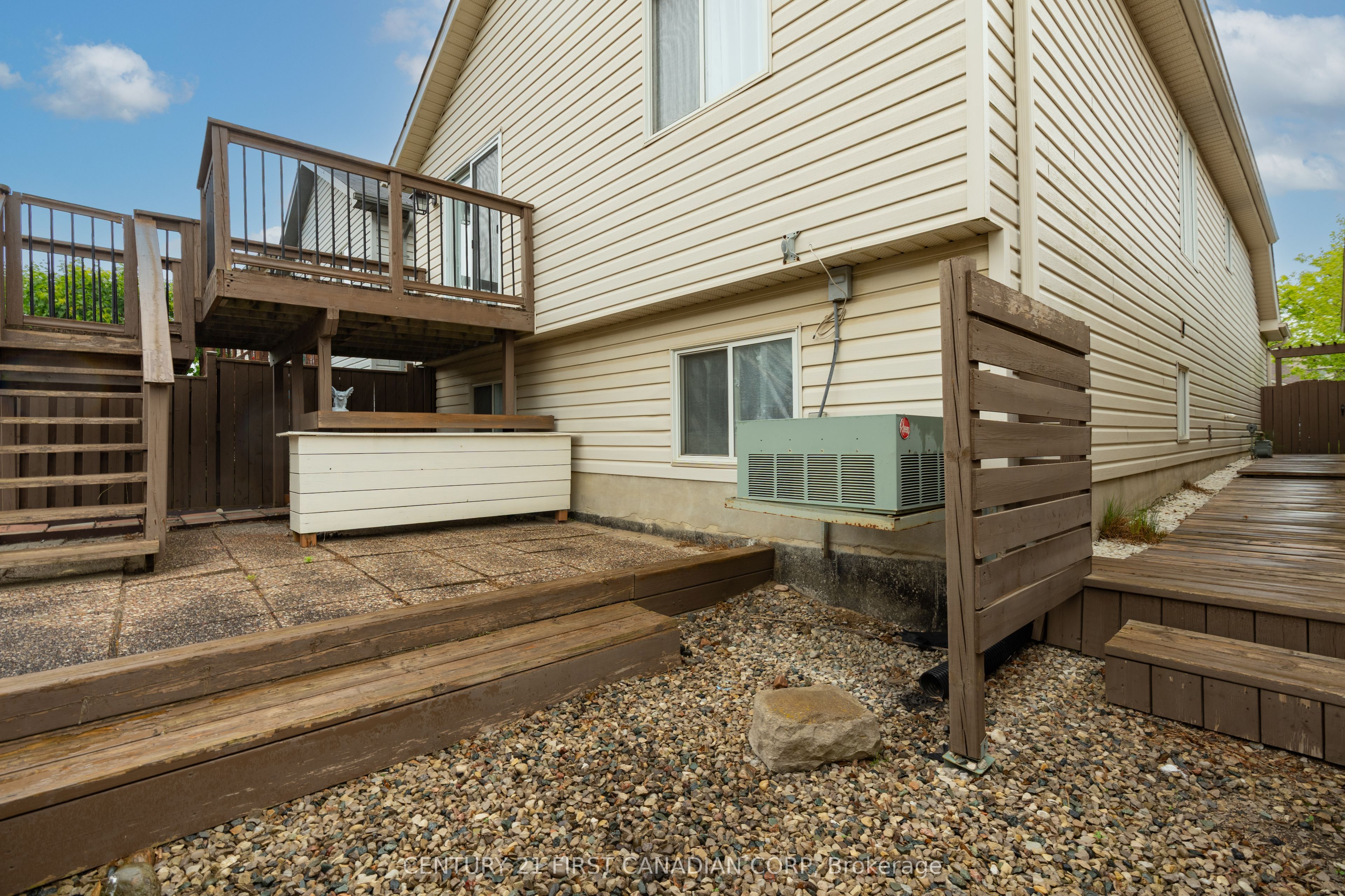 475 Exmouth Circle Property Photo 4
